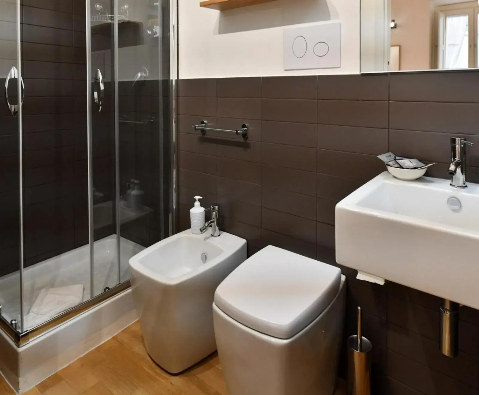 Double Room with Private Bathroom - single occupancy in Ballarooms B&B Palermo Centro Double Room with Private Bathroom - single occupancy in Ballarooms B&B Palermo Centro