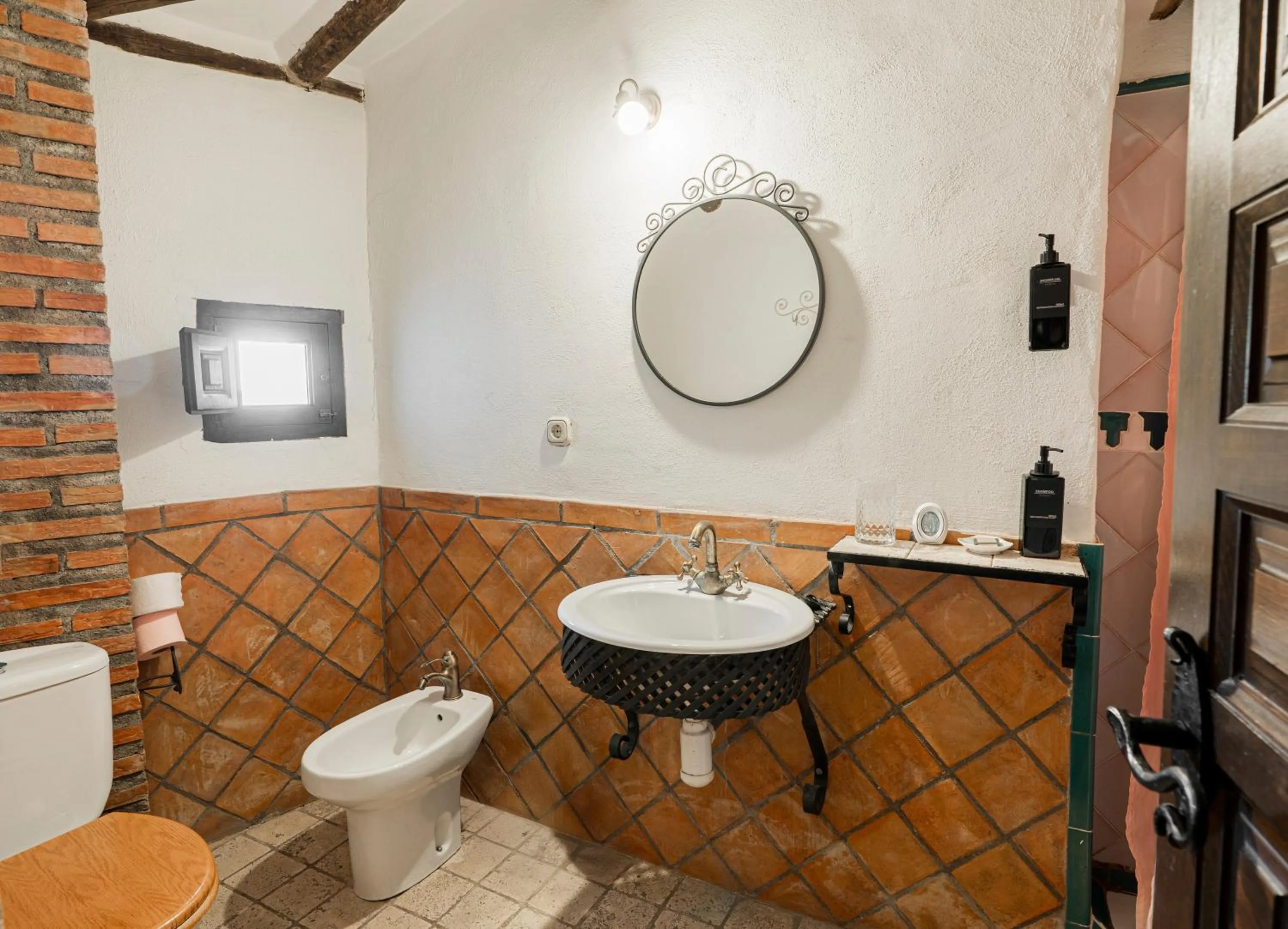 Bathroom in Hotel Rural Alqueria de los lentos