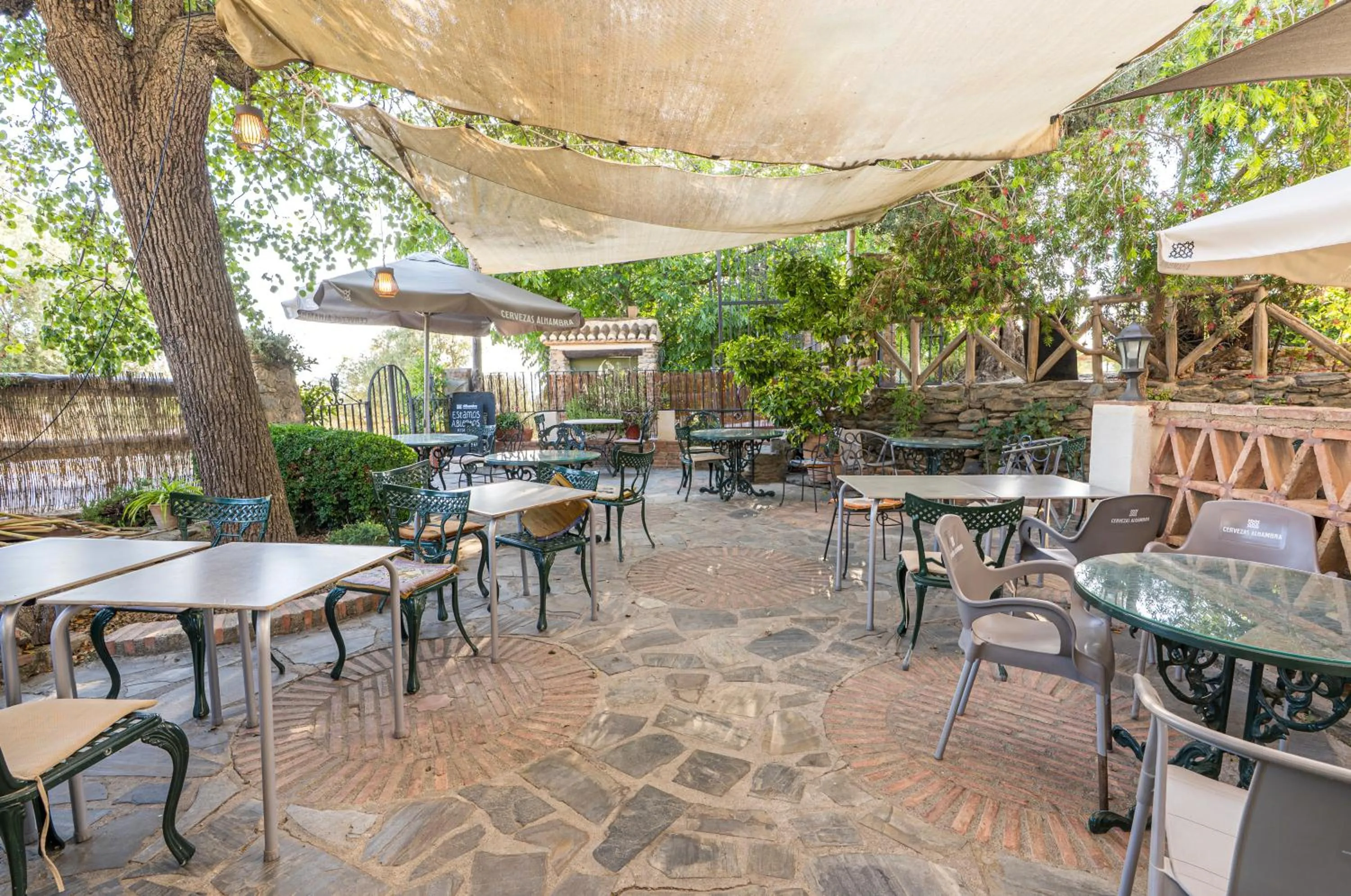 Restaurant/places to eat in Hotel Rural Alqueria de los lentos