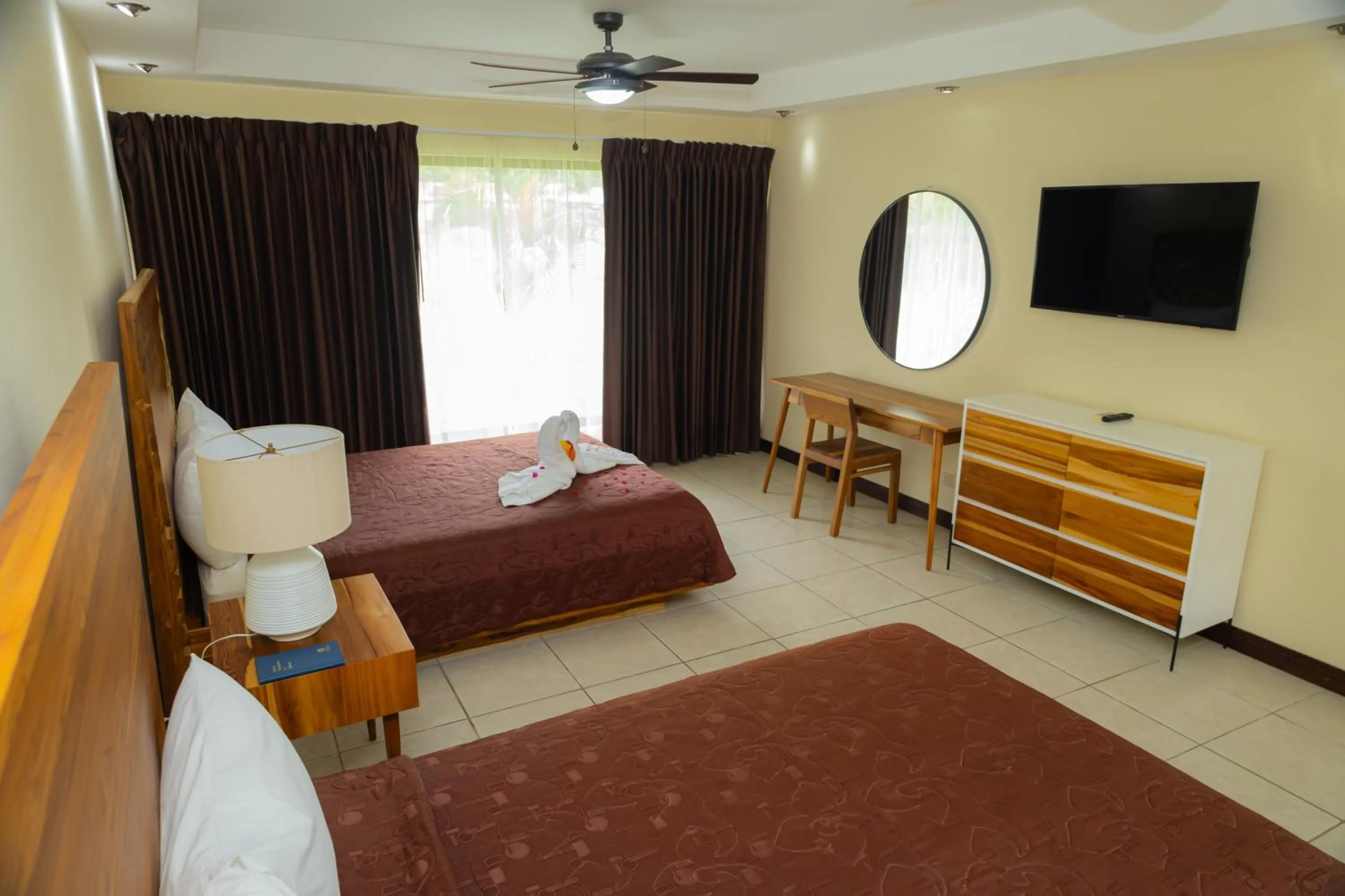 Bed in Hotel Las Espuelas, Bar & Restaurant