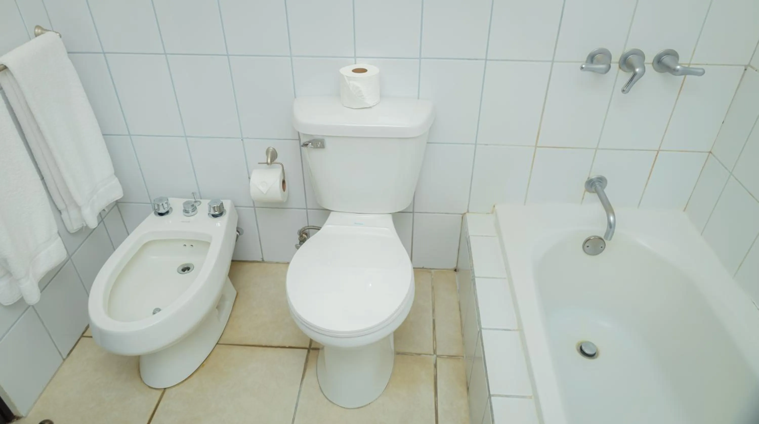 Shower in Hotel Las Espuelas, Bar & Restaurant