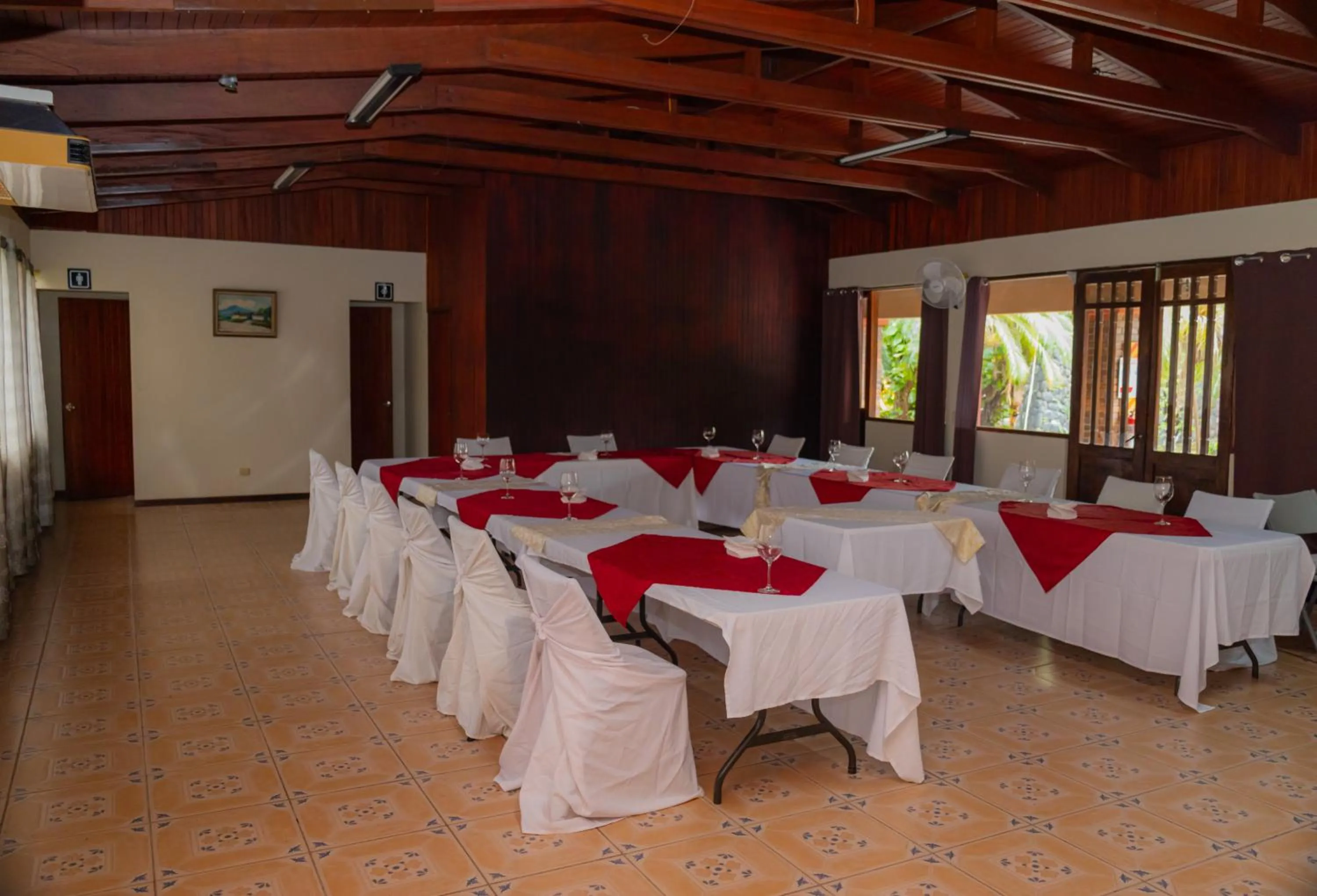 Banquet/Function facilities in Hotel Las Espuelas, Bar & Restaurant