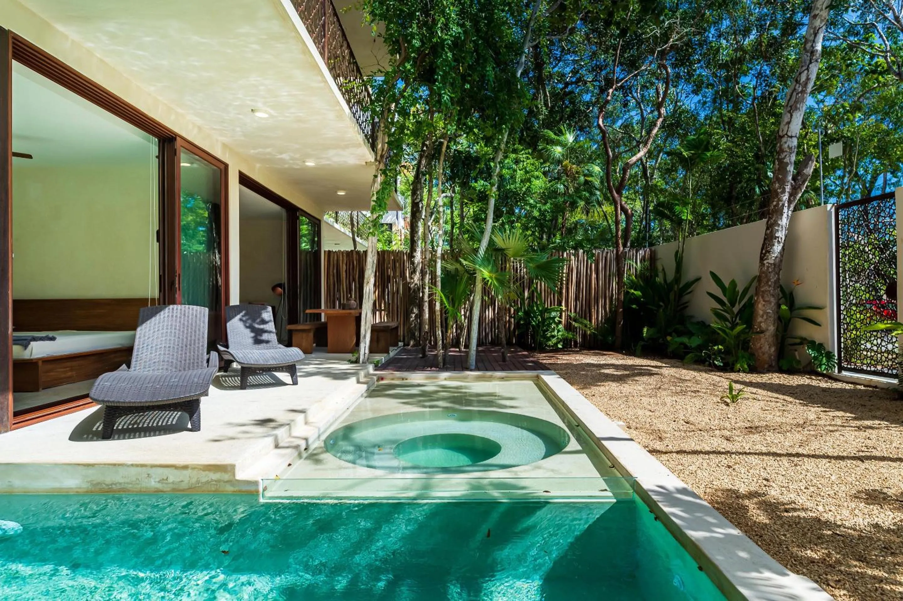 Swimming pool in Casa Wahh