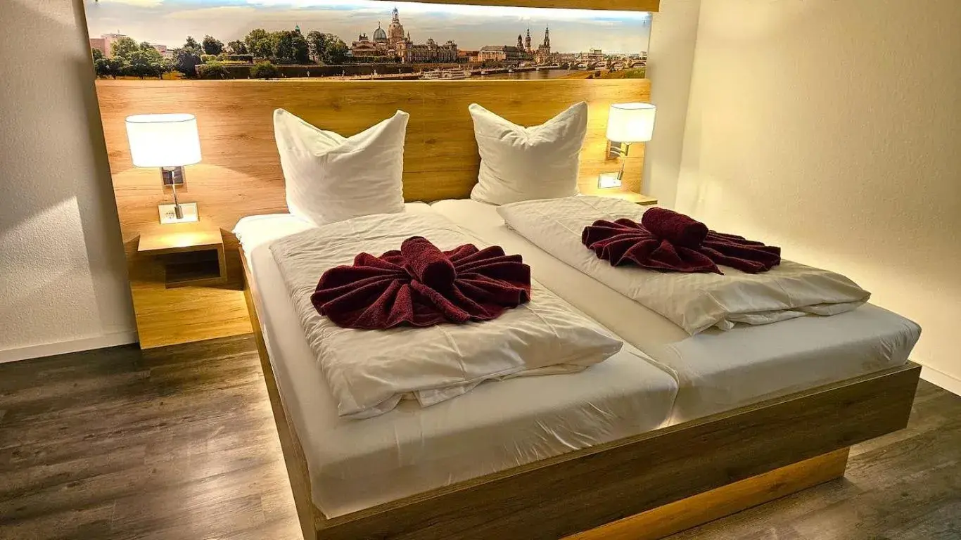 Deluxe Double Room with Shower - single occupancy in Gutshof Hauber Deluxe Double Room with Shower - single occupancy in Gutshof Hauber