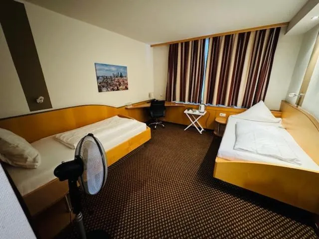 Bedroom, Bed in L'Escala