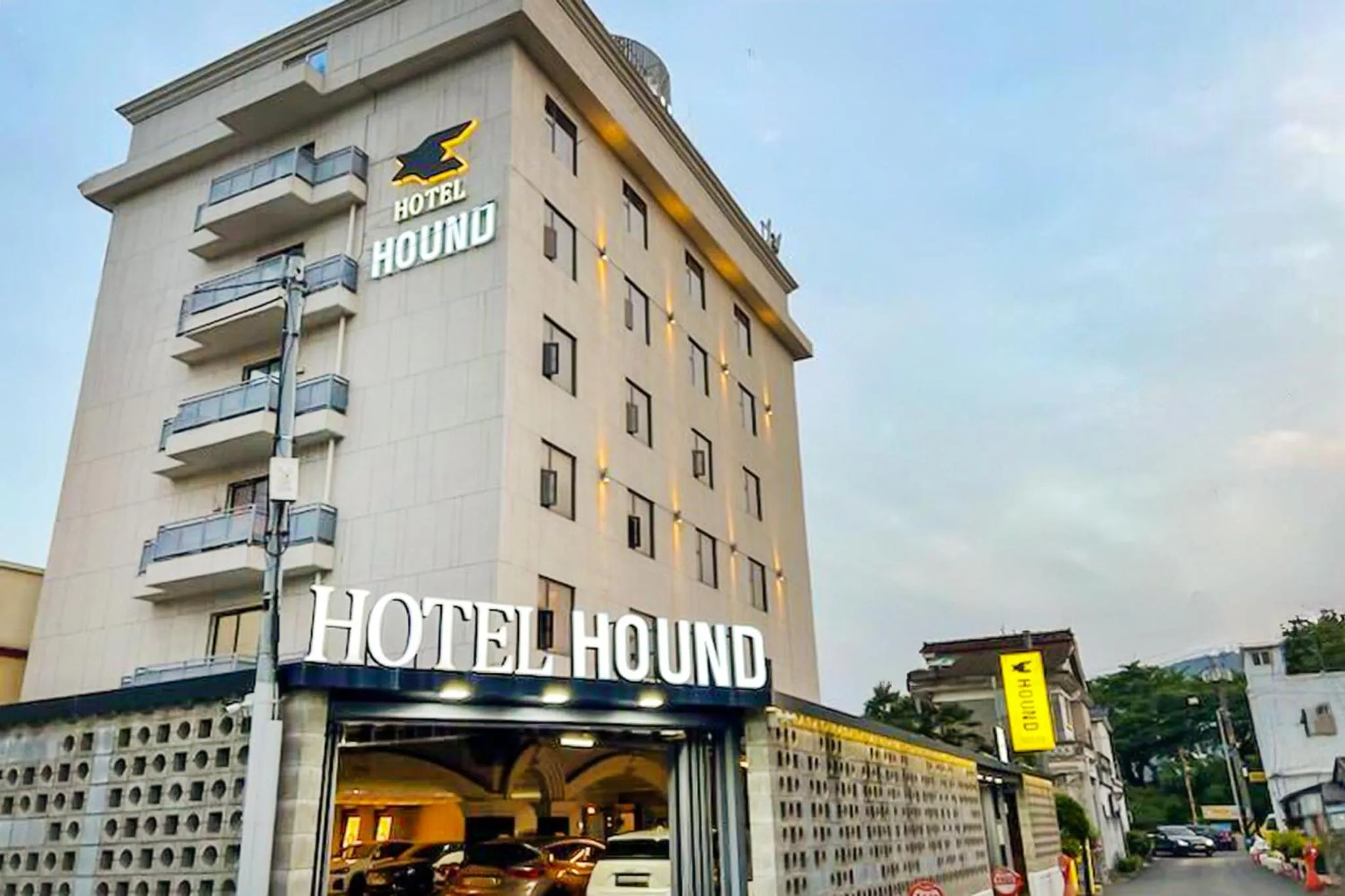 Property building in Suncheon Hound Hotel Suncheon Station Branch