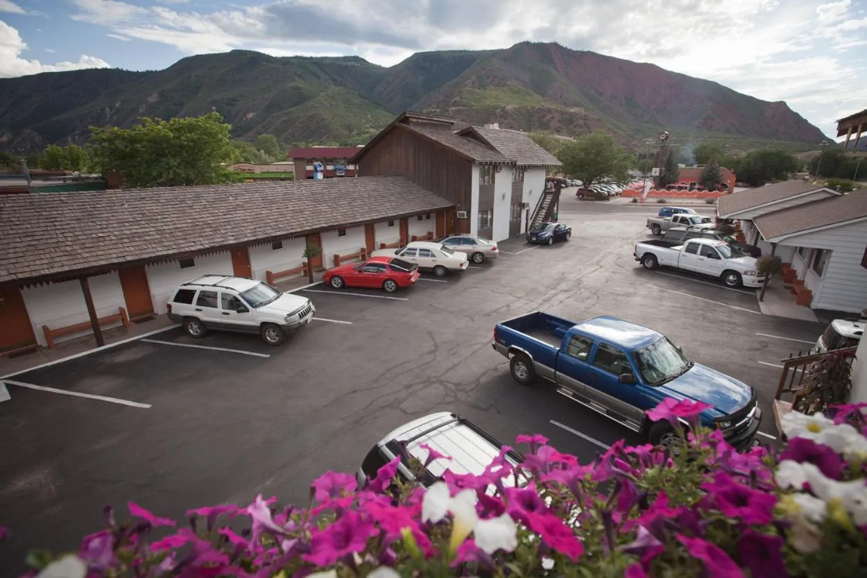 Facade/entrance in Starlight Lodge