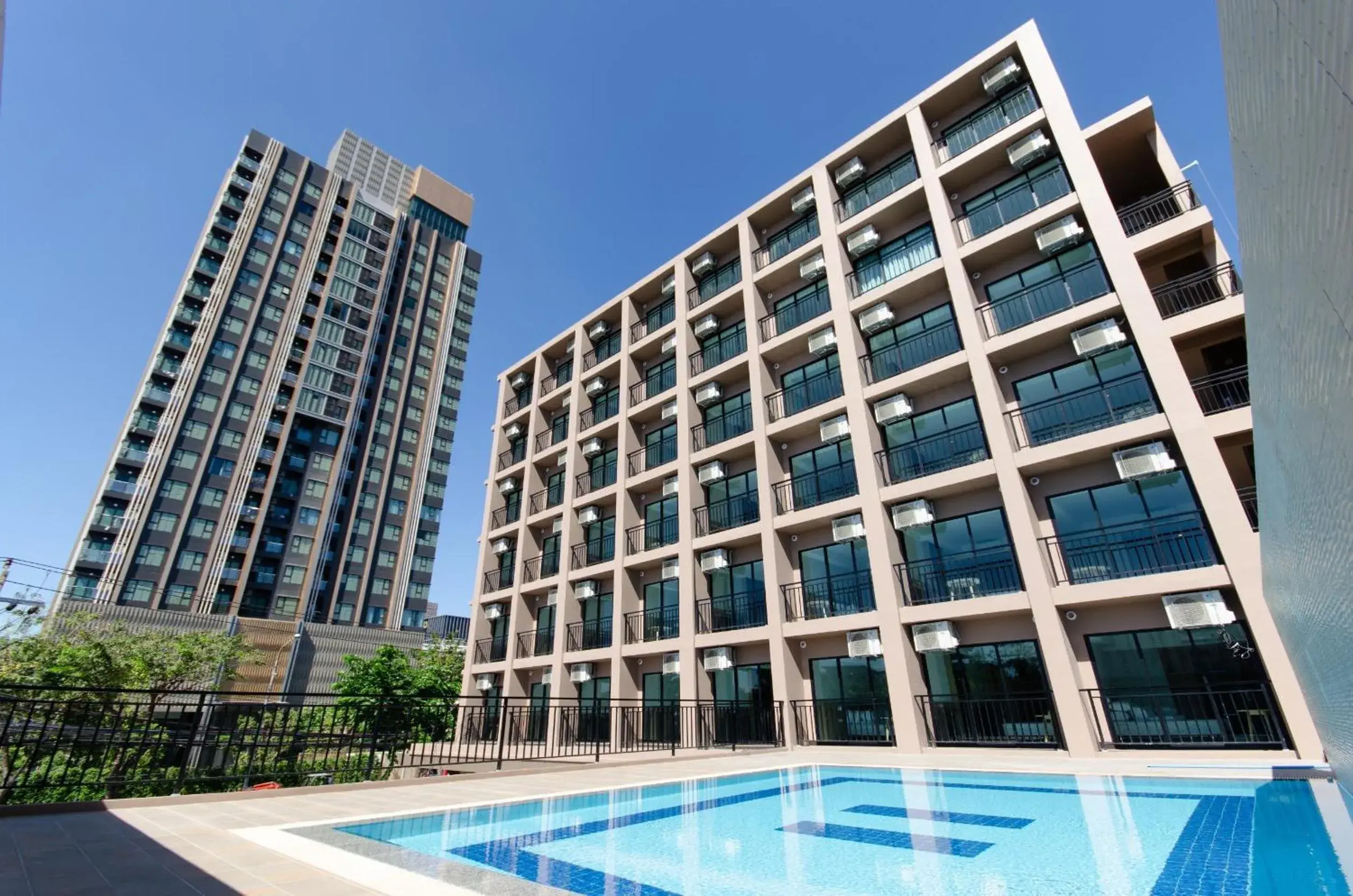 Property building in Marsi Hotel @ Bangchak Property building in Marsi Hotel @ Bangchak