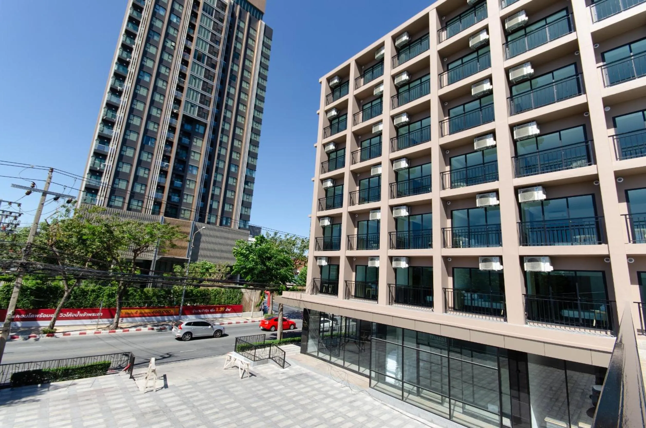 Property building in Marsi Hotel @ Bangchak