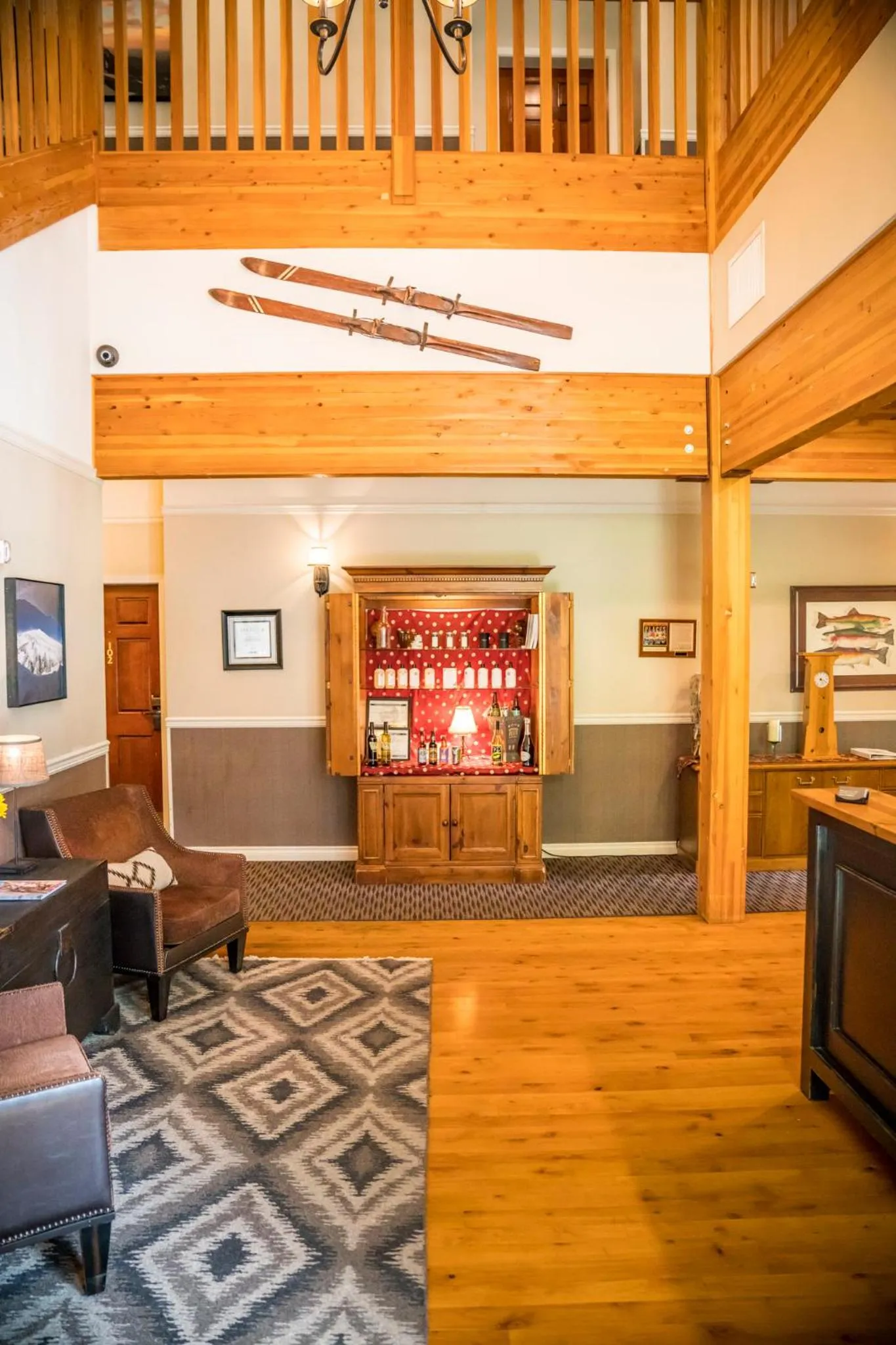 Lobby or reception in Pine Ridge Inn