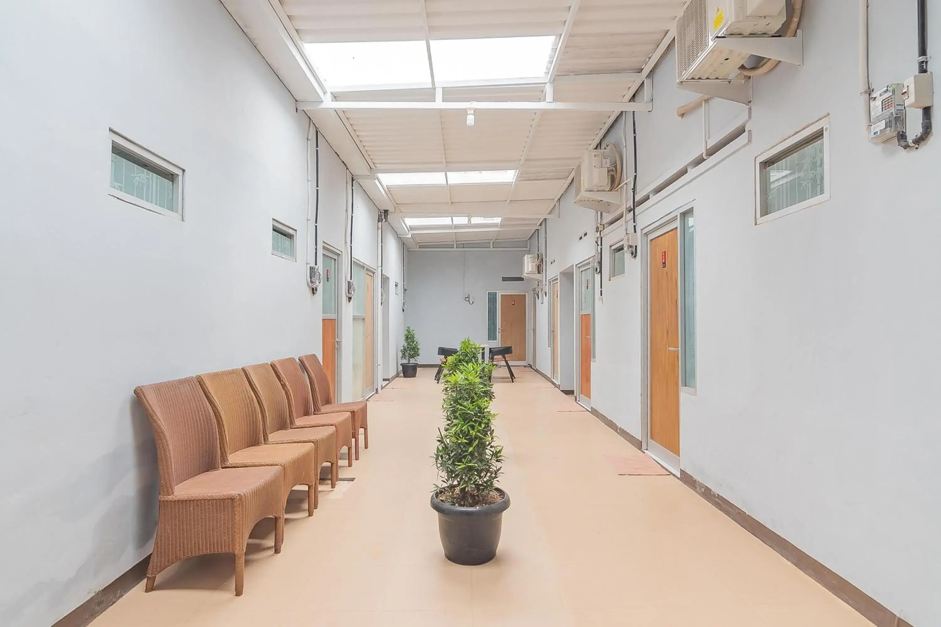 Lobby or reception in RedDoorz near Alun-Alun Garut Lobby or reception in RedDoorz near Alun-Alun Garut