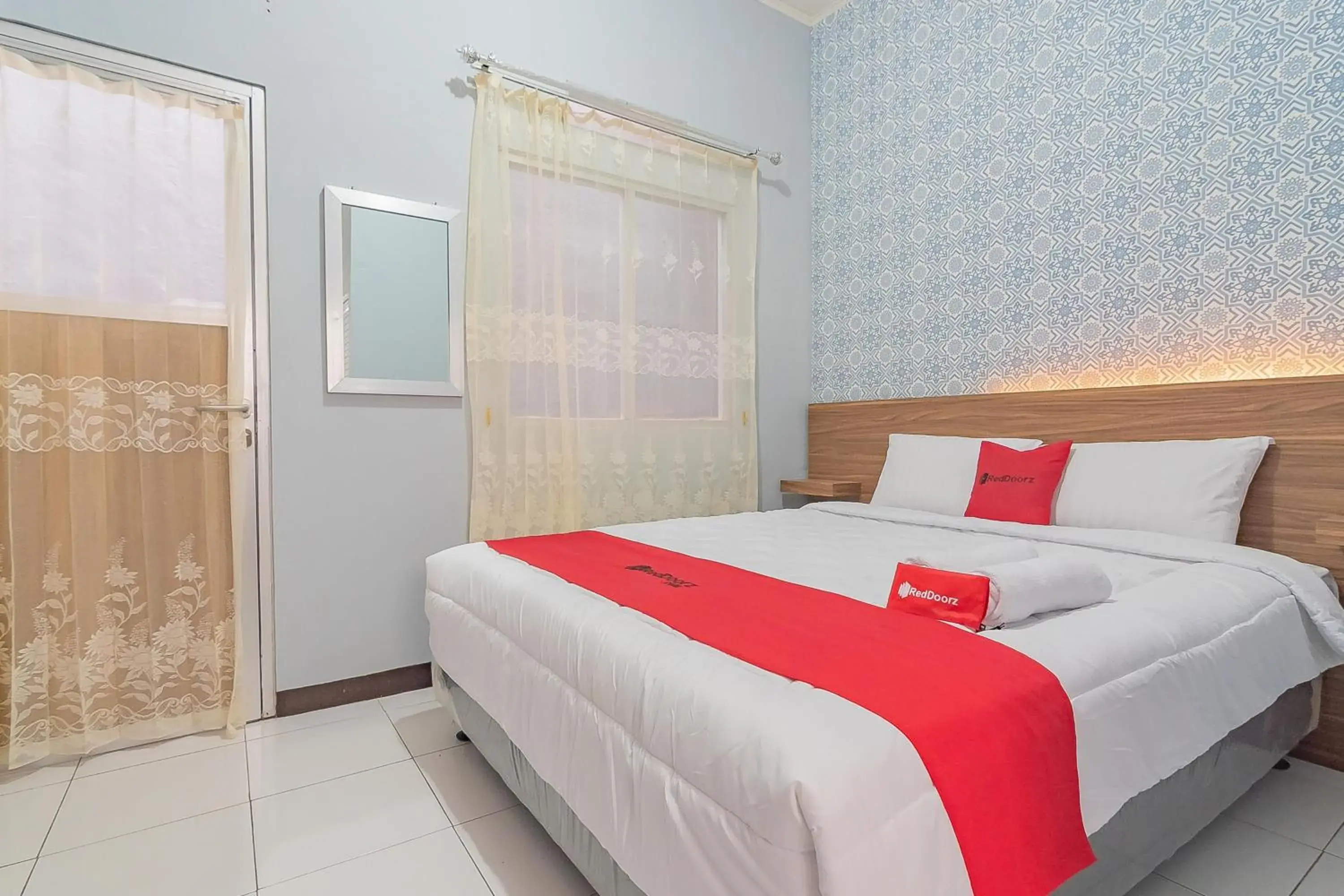 Bedroom, Bed in RedDoorz near Alun-Alun Garut Bedroom, Bed in RedDoorz near Alun-Alun Garut