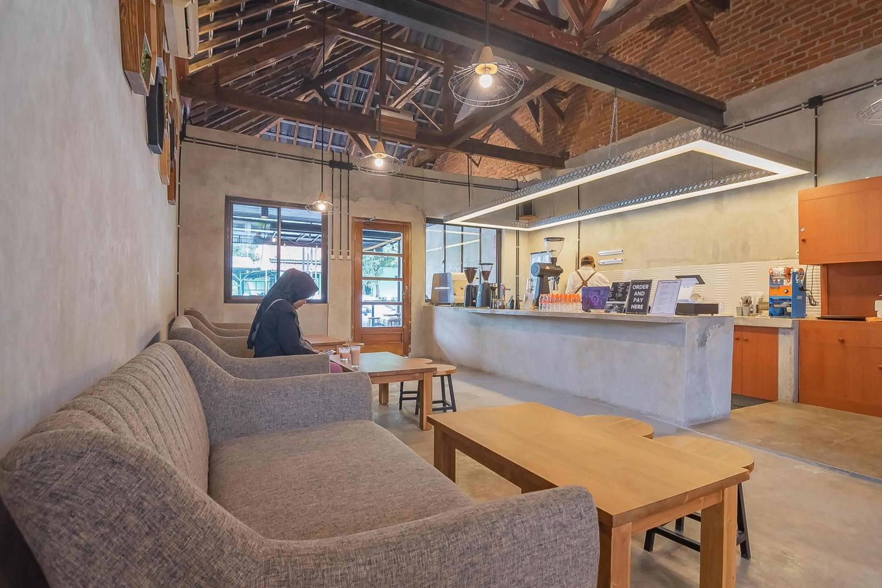 Lobby or reception in RedDoorz near Alun-Alun Garut