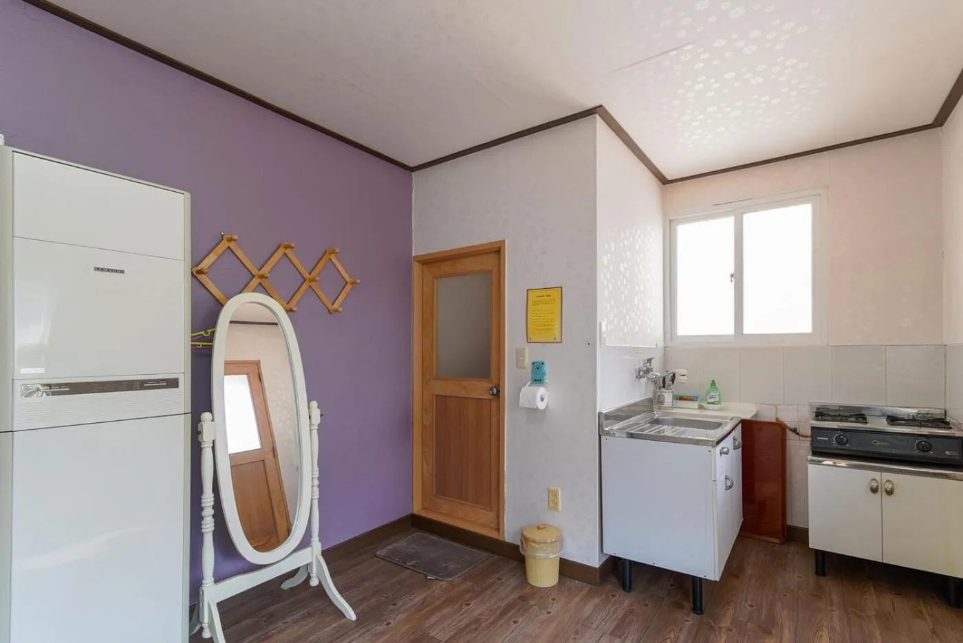 Kitchen or kitchenette in Dasanbang Pension