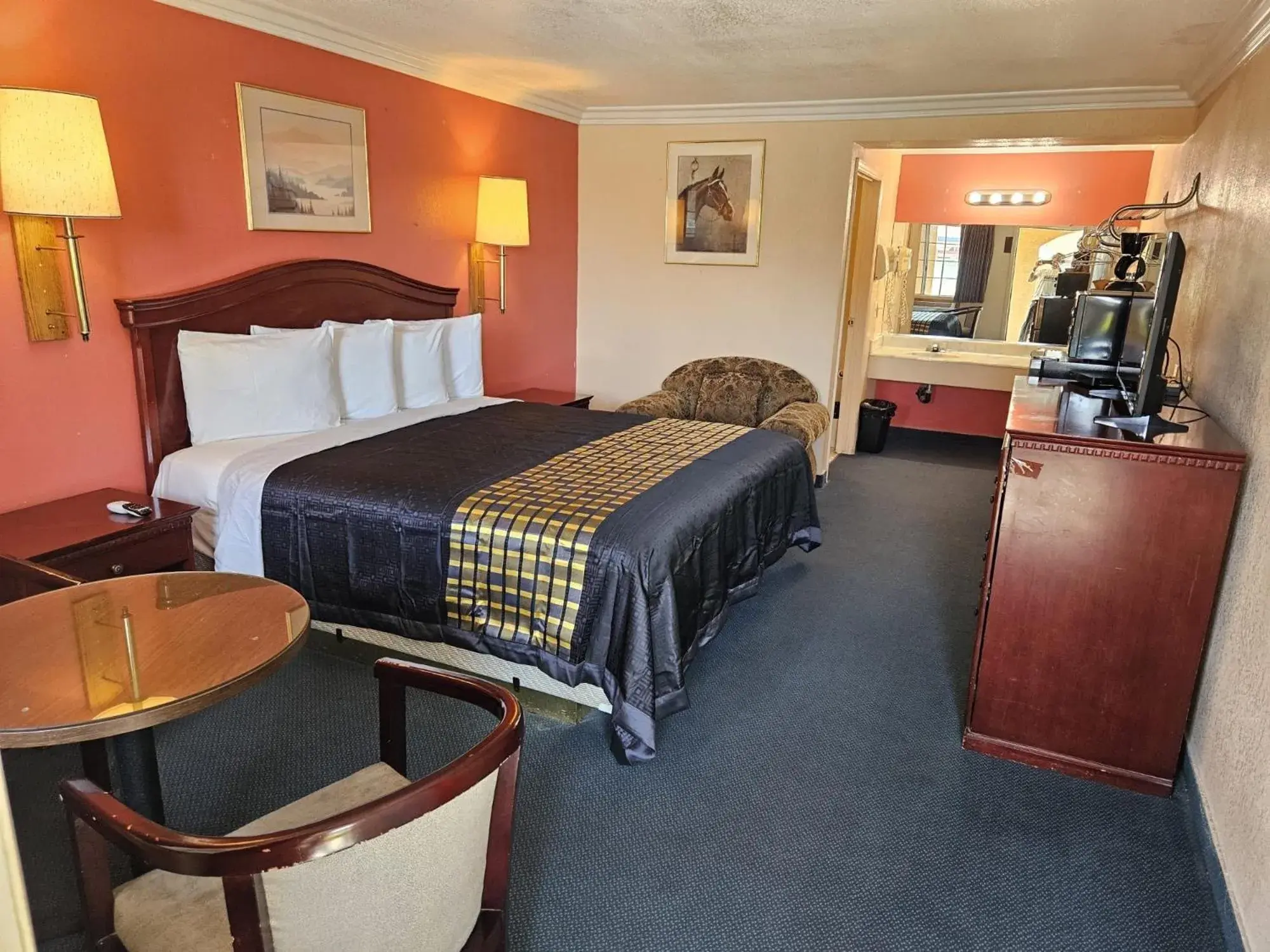 Bedroom in Americas Best Value Inn-Mojave Bedroom in Americas Best Value Inn-Mojave