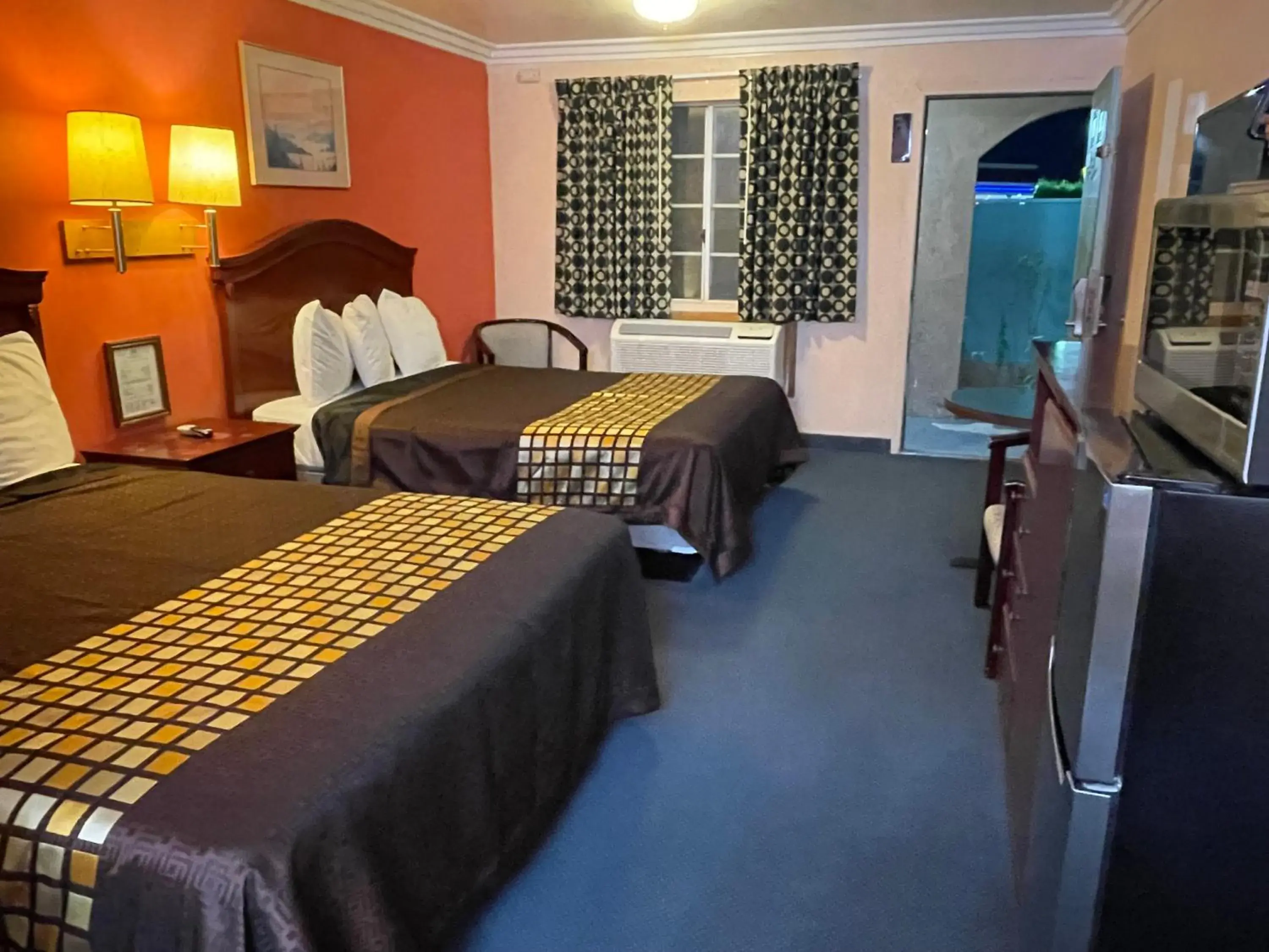 Photo of the whole room in Americas Best Value Inn-Mojave Photo of the whole room in Americas Best Value Inn-Mojave