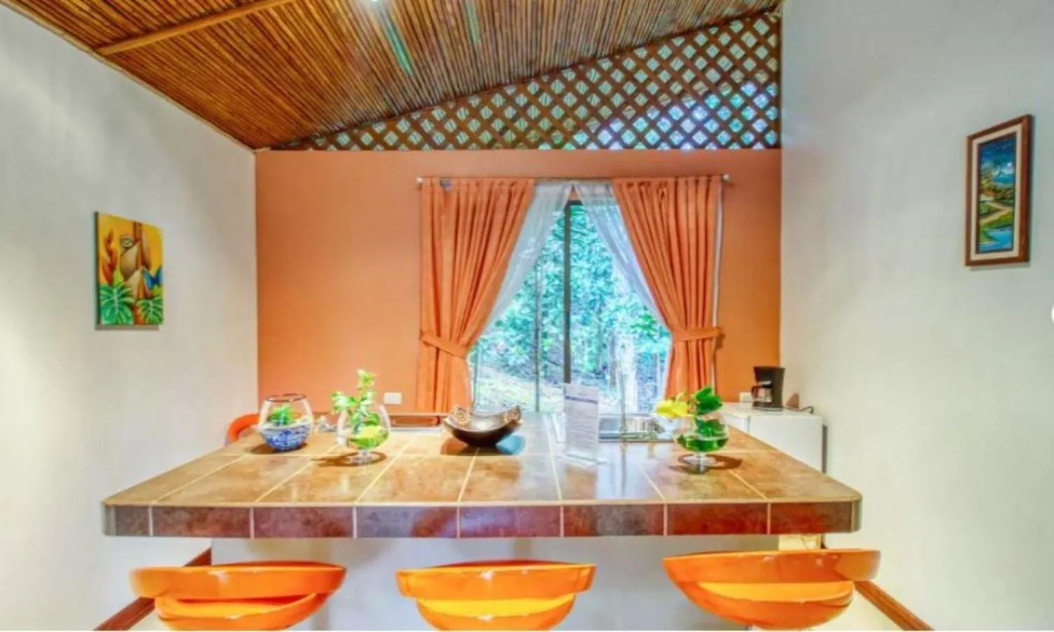 Dining area in Hotel San Rafael Ecolodge