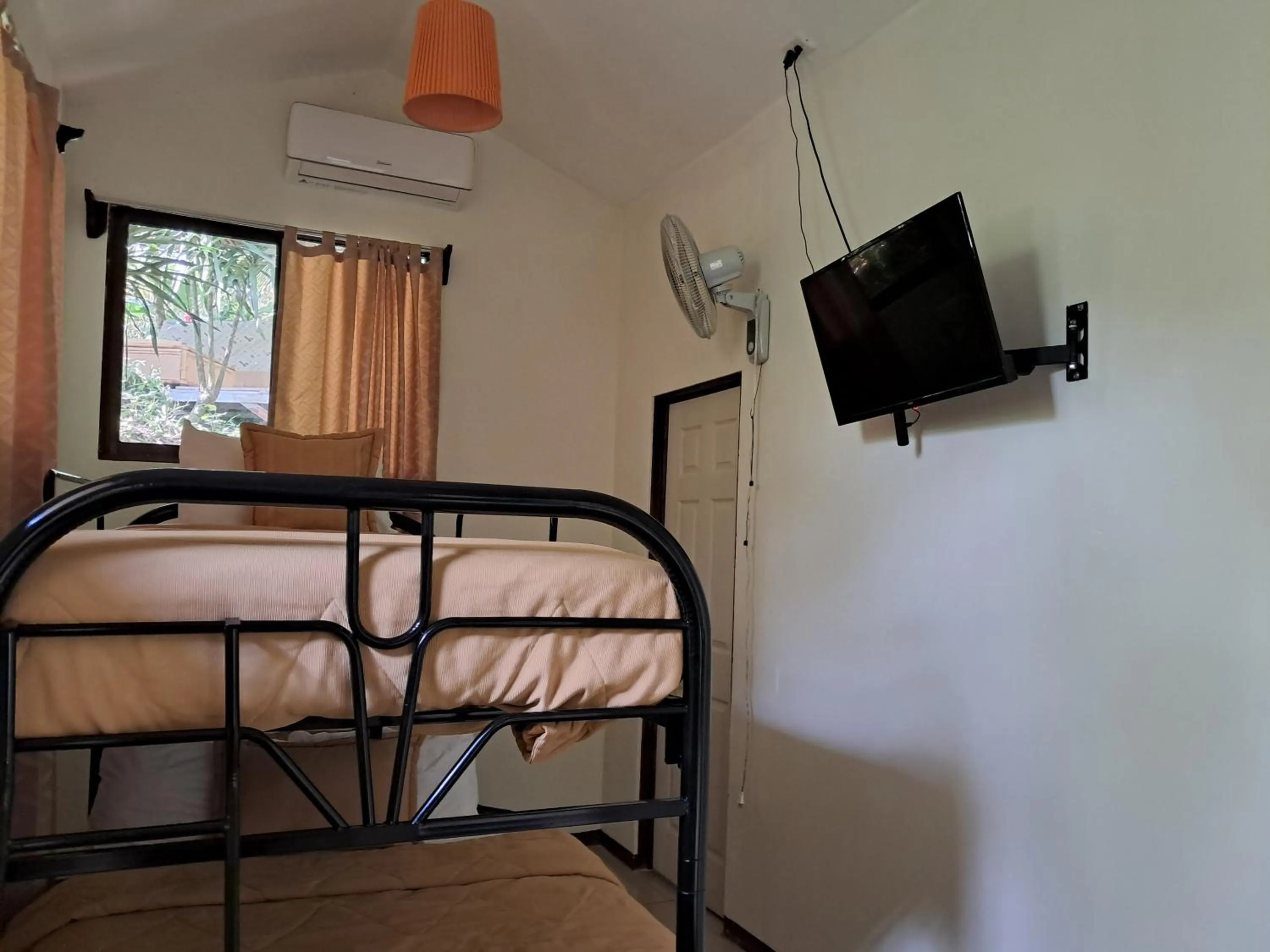 Bed in Hotel San Rafael Ecolodge