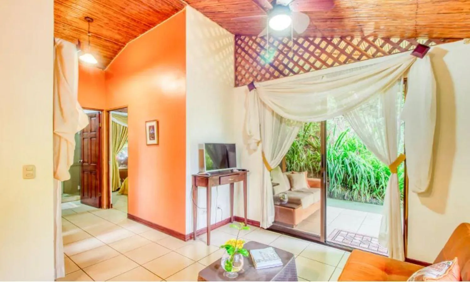 Living room in Hotel San Rafael Ecolodge