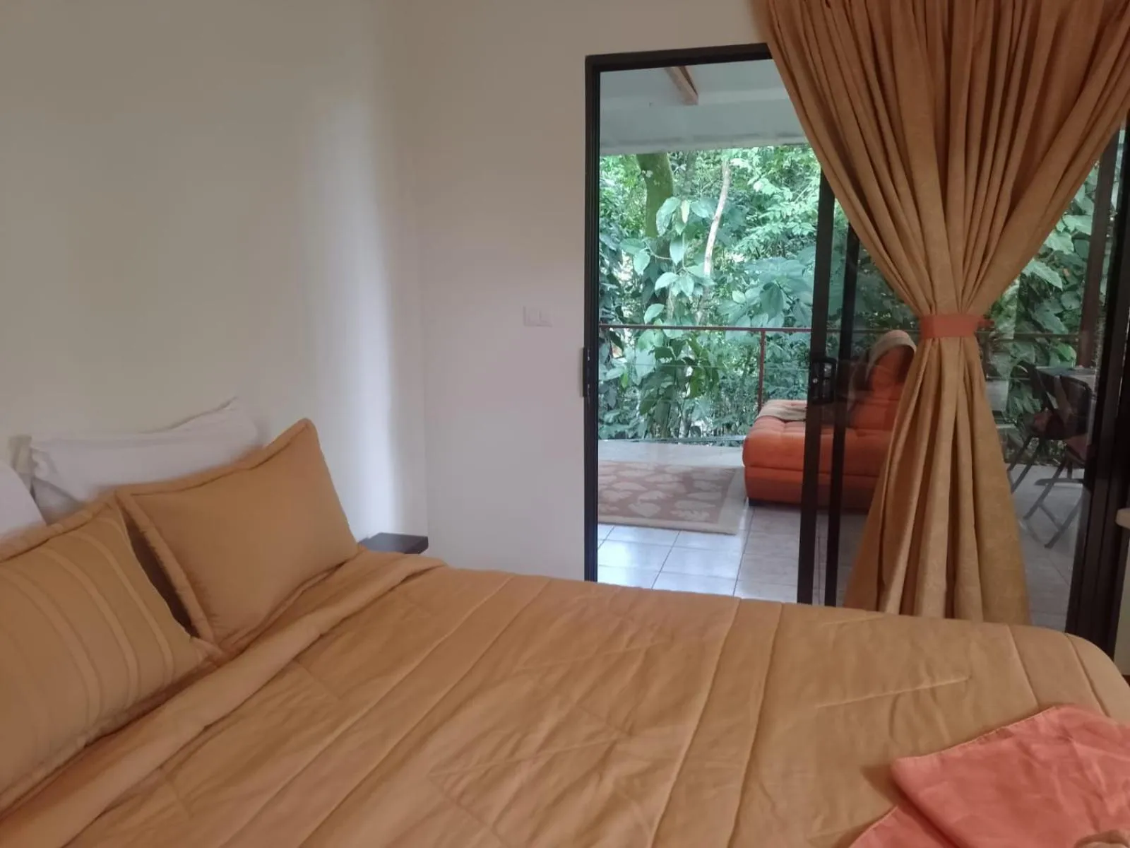 Bed in Hotel San Rafael Ecolodge