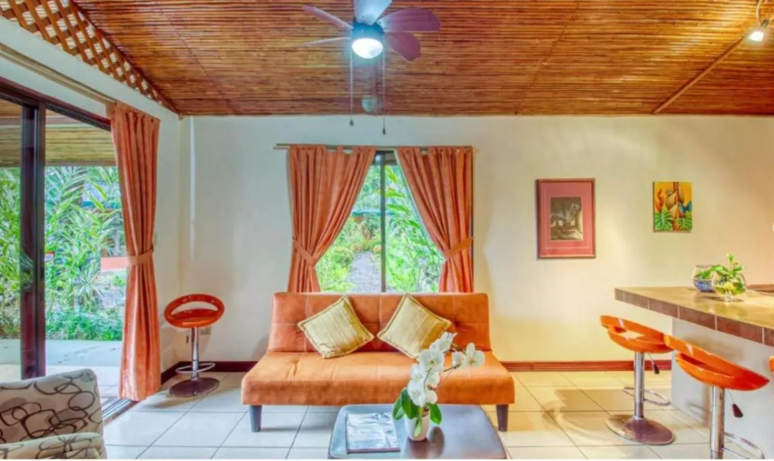 Living room in Hotel San Rafael Ecolodge