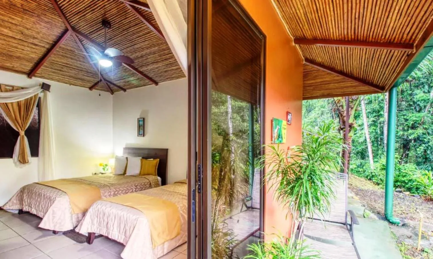 Balcony/Terrace, Bed in Hotel San Rafael Ecolodge