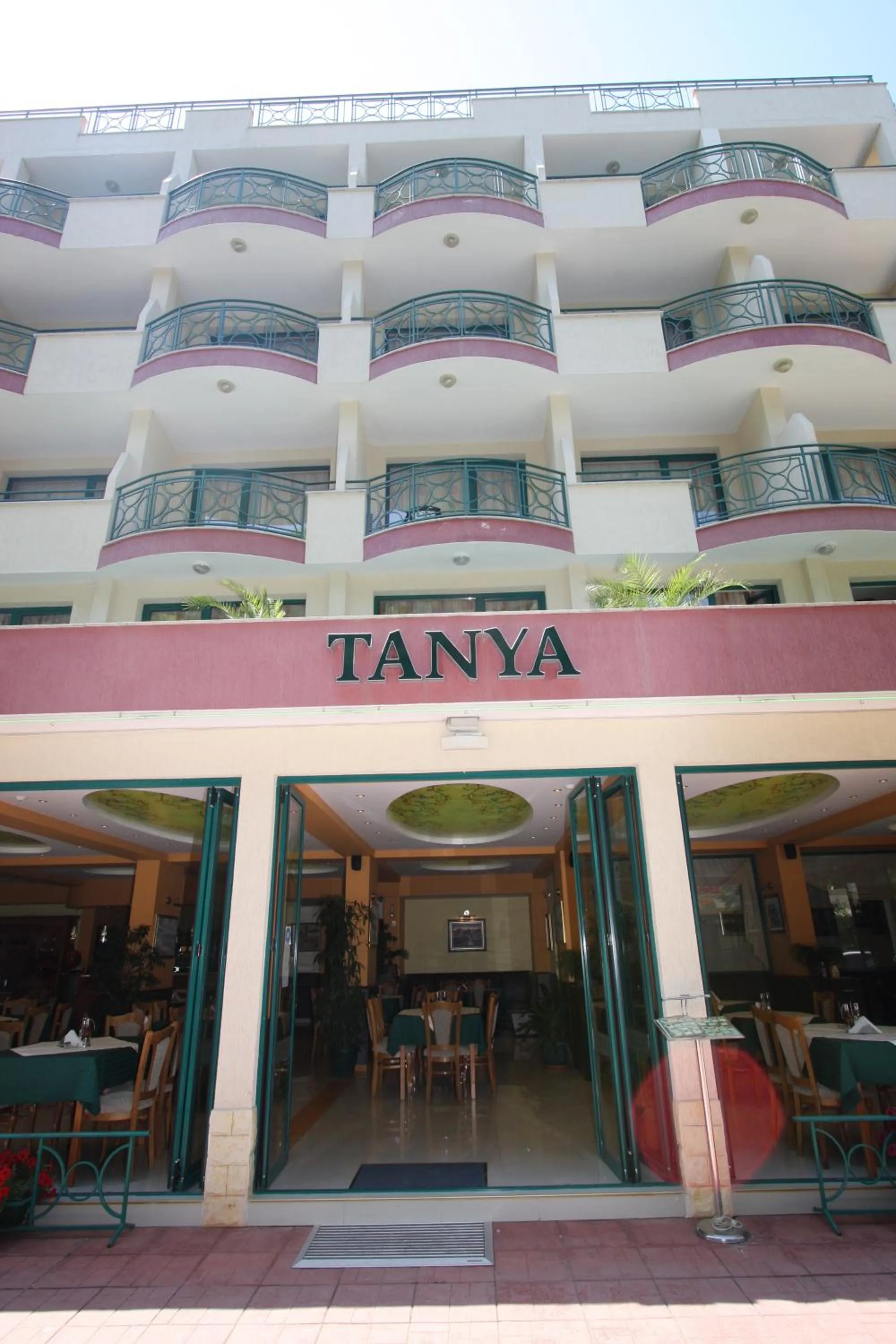 Tanya Hotel