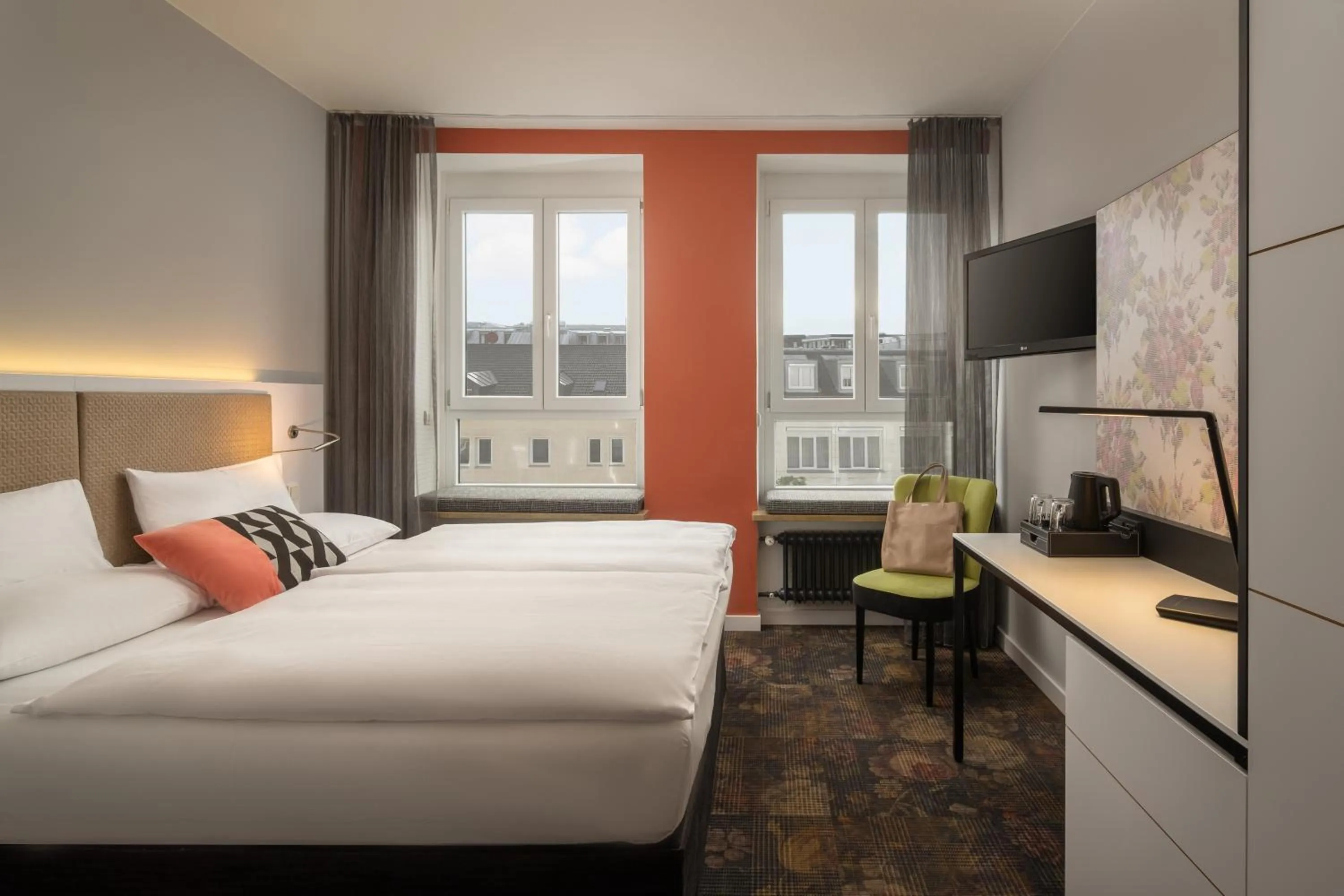 Photo of the whole room, Bed in Boutique Hotel Atrium München