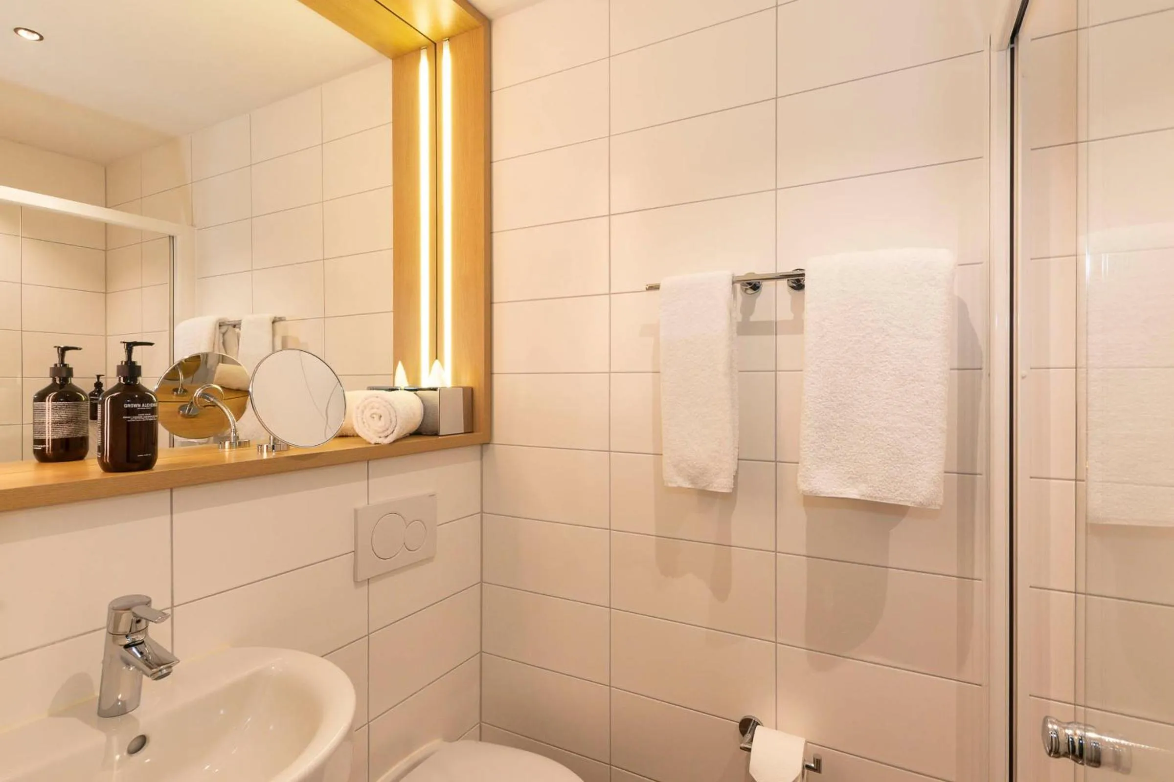 Bathroom in Boutique Hotel Atrium München