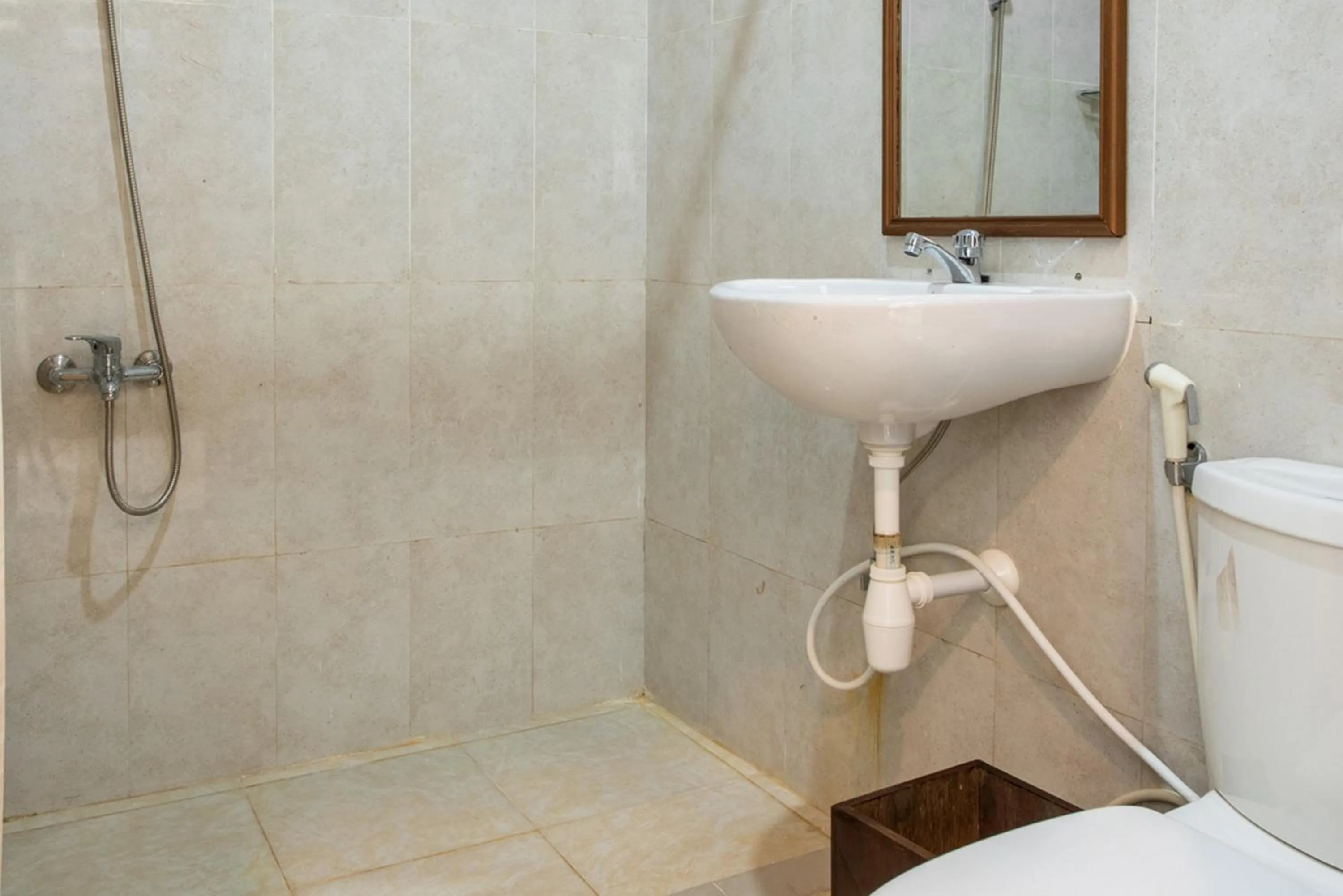 RedDoorz Plus near Balai Kota Batu 2