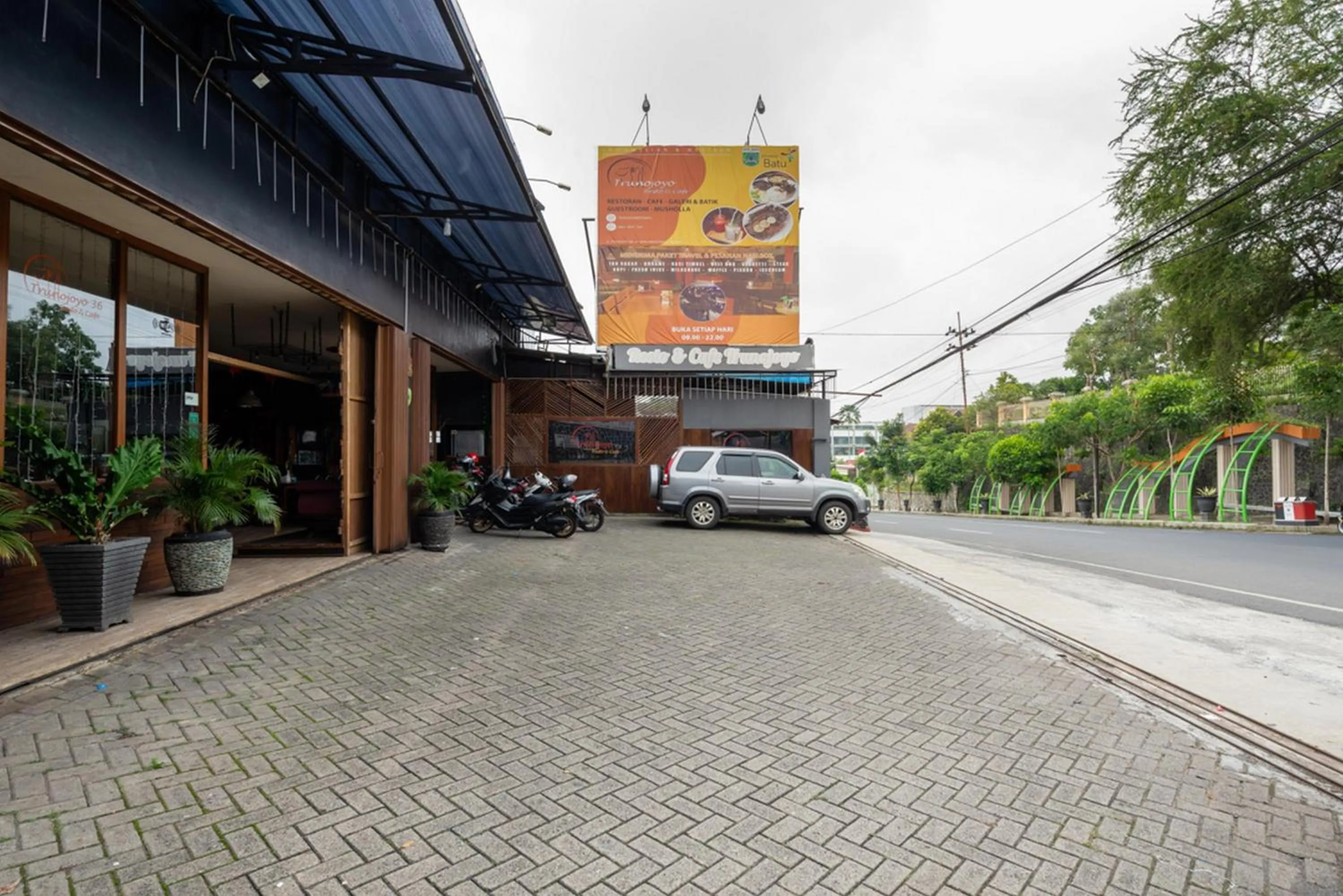 RedDoorz Plus near Balai Kota Batu 2