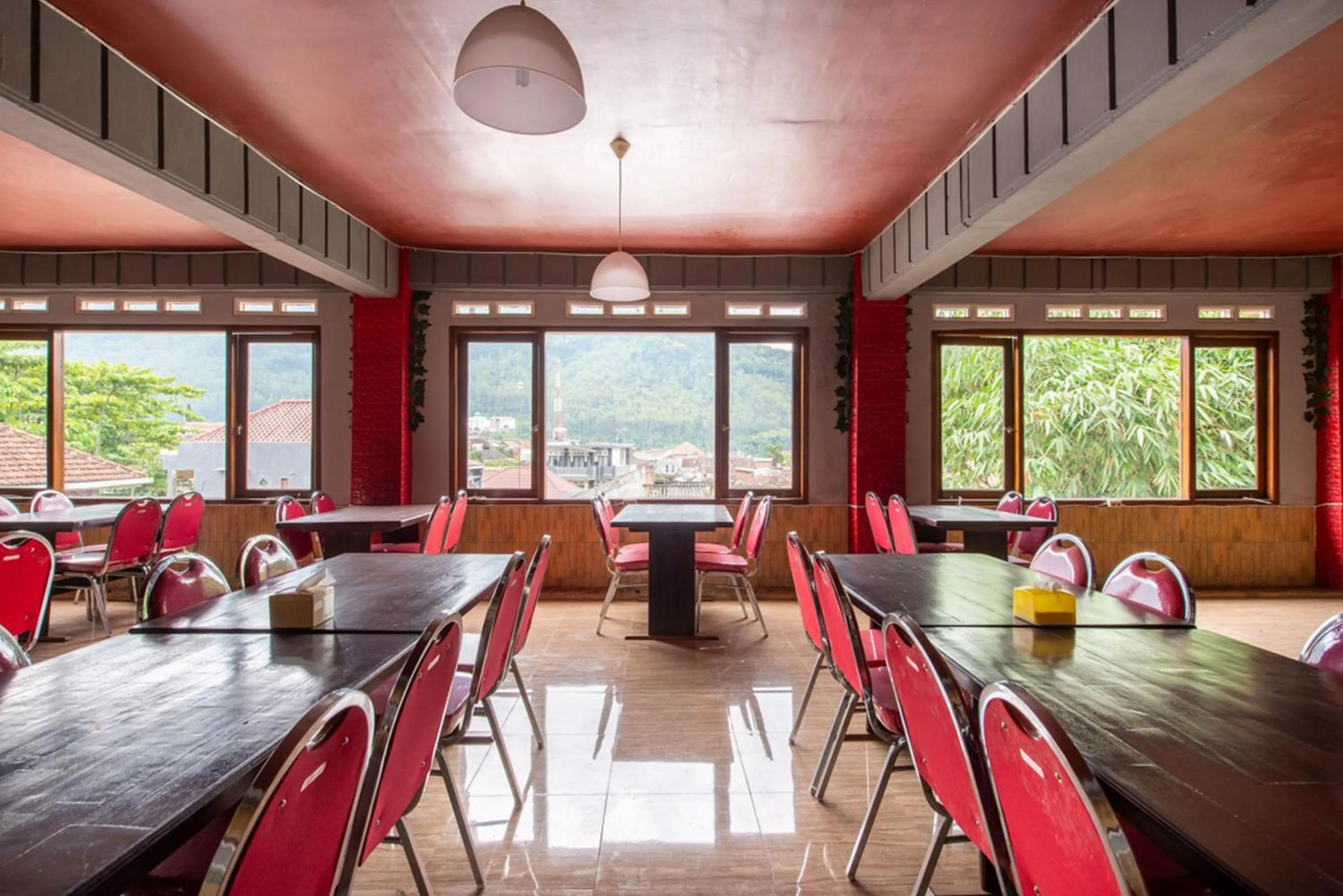 RedDoorz Plus near Balai Kota Batu 2