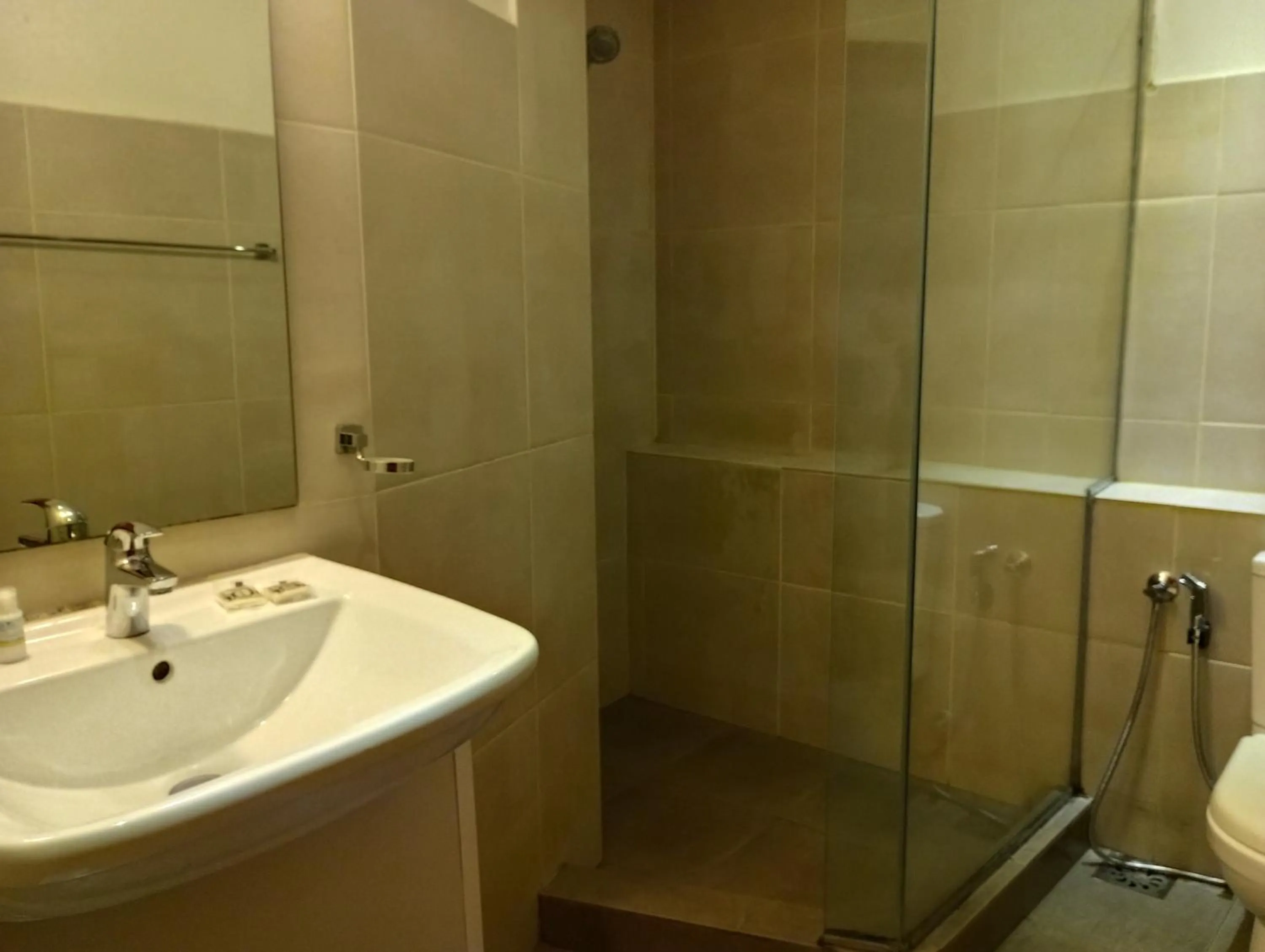 Bathroom in Ramadia Ran Mal Holiday Resort