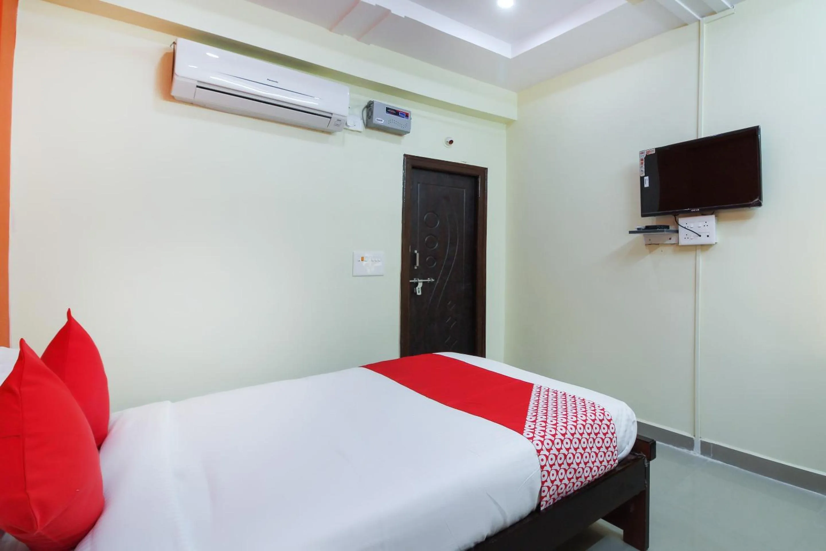 Bedroom, Bed in Hotel O S V Residency