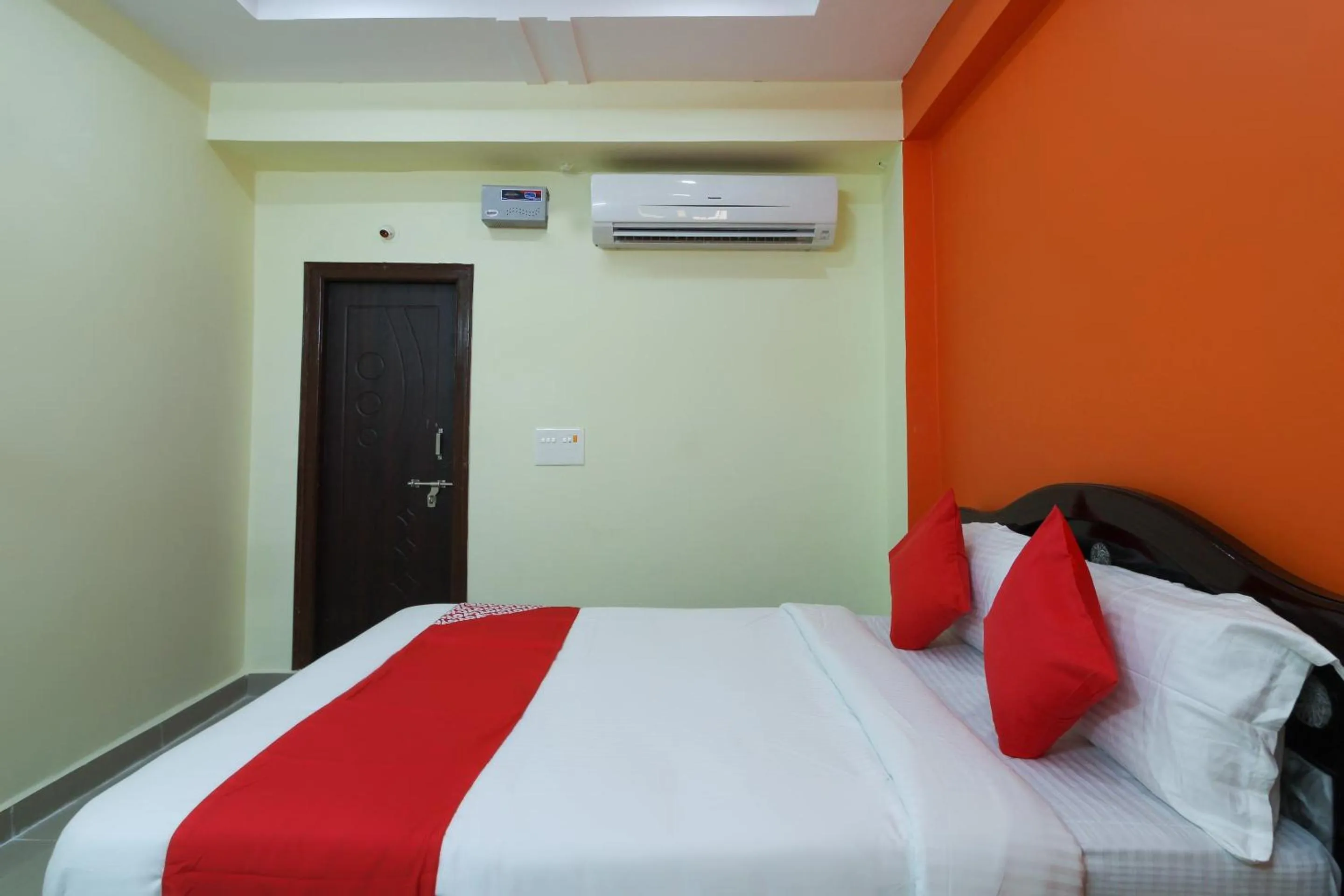 Bedroom, Bed in Hotel O S V Residency