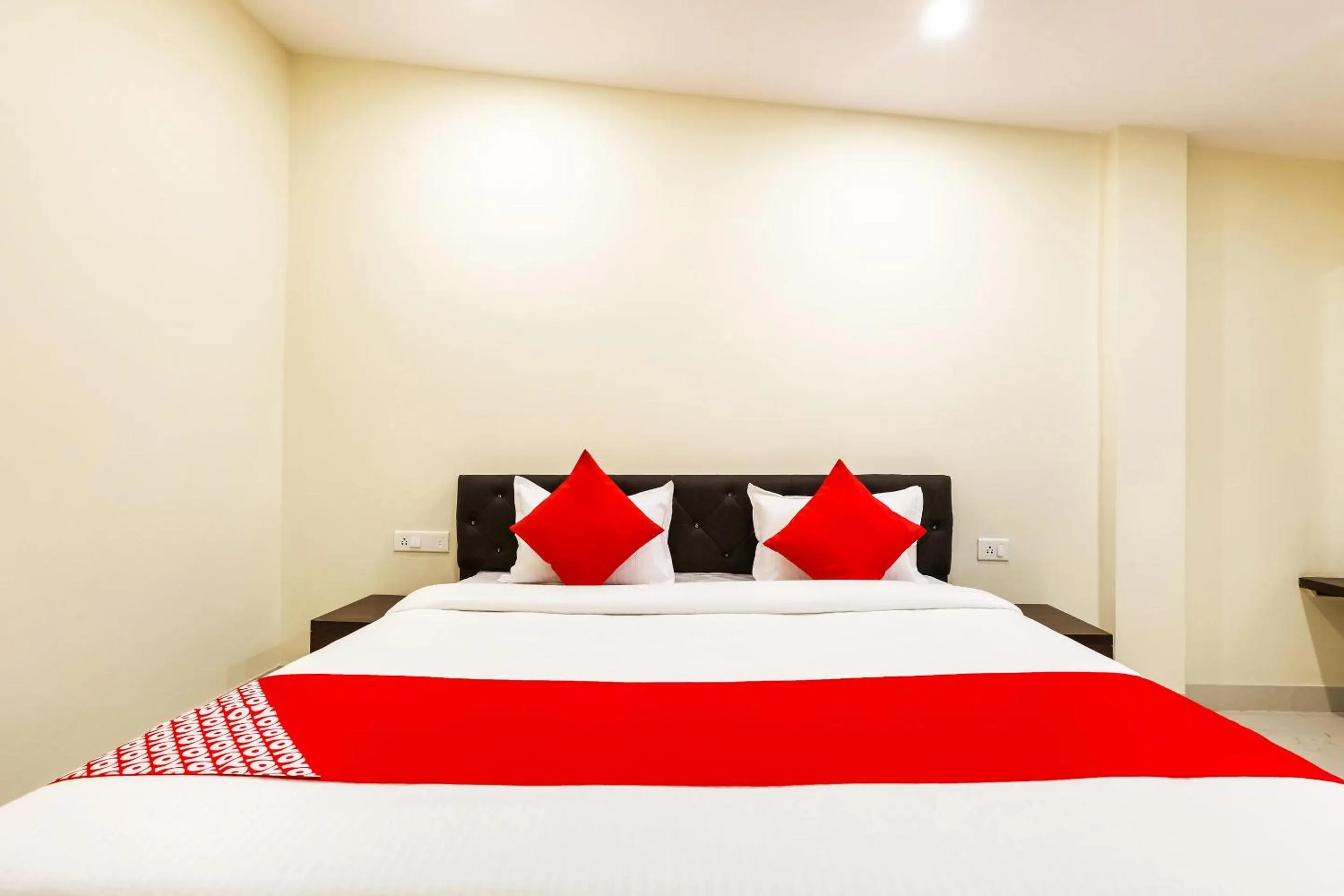 Bedroom, Bed in Hotel O Yuvan