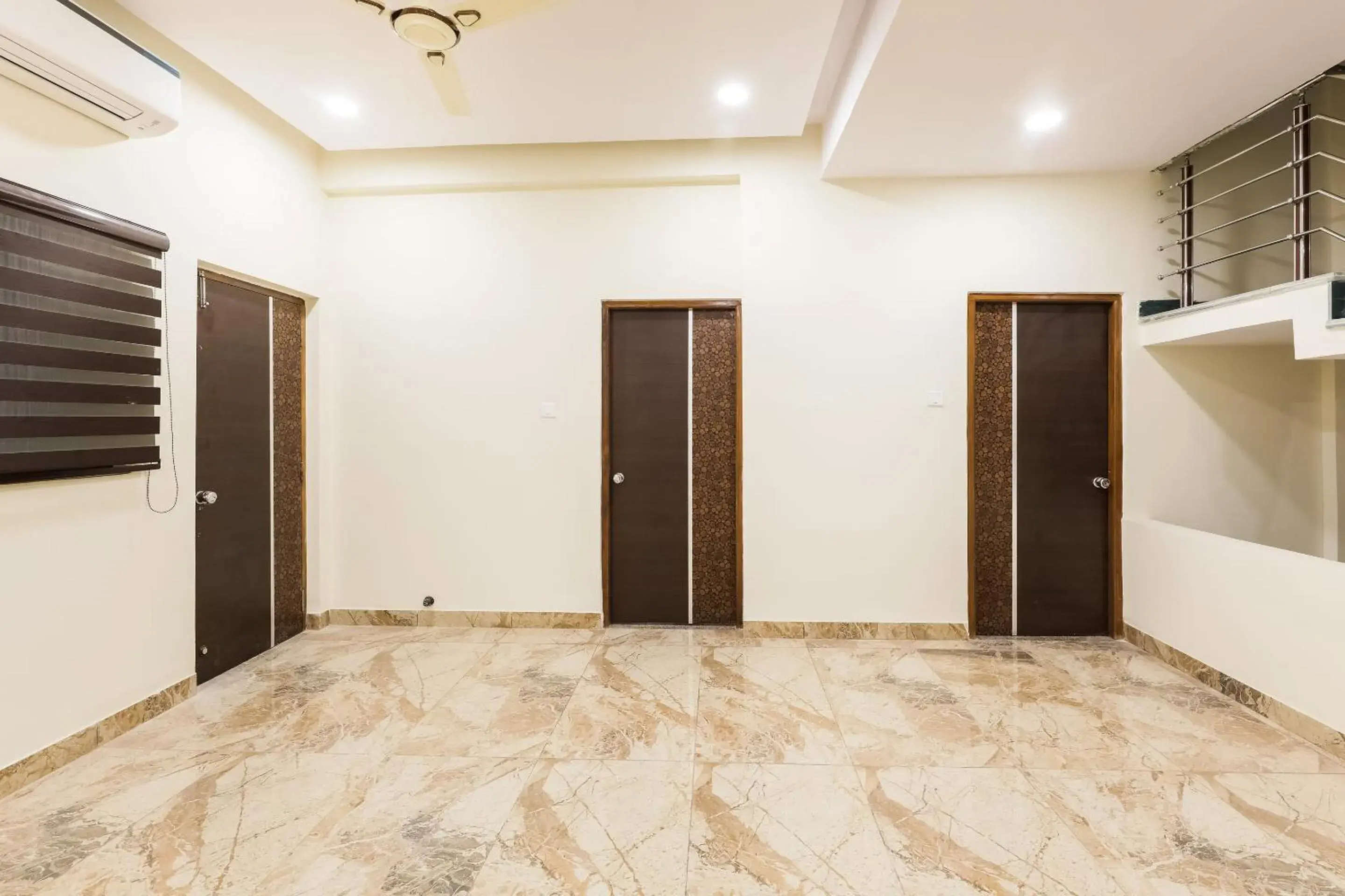 Lobby or reception in Hotel O Yuvan Lobby or reception in Hotel O Yuvan
