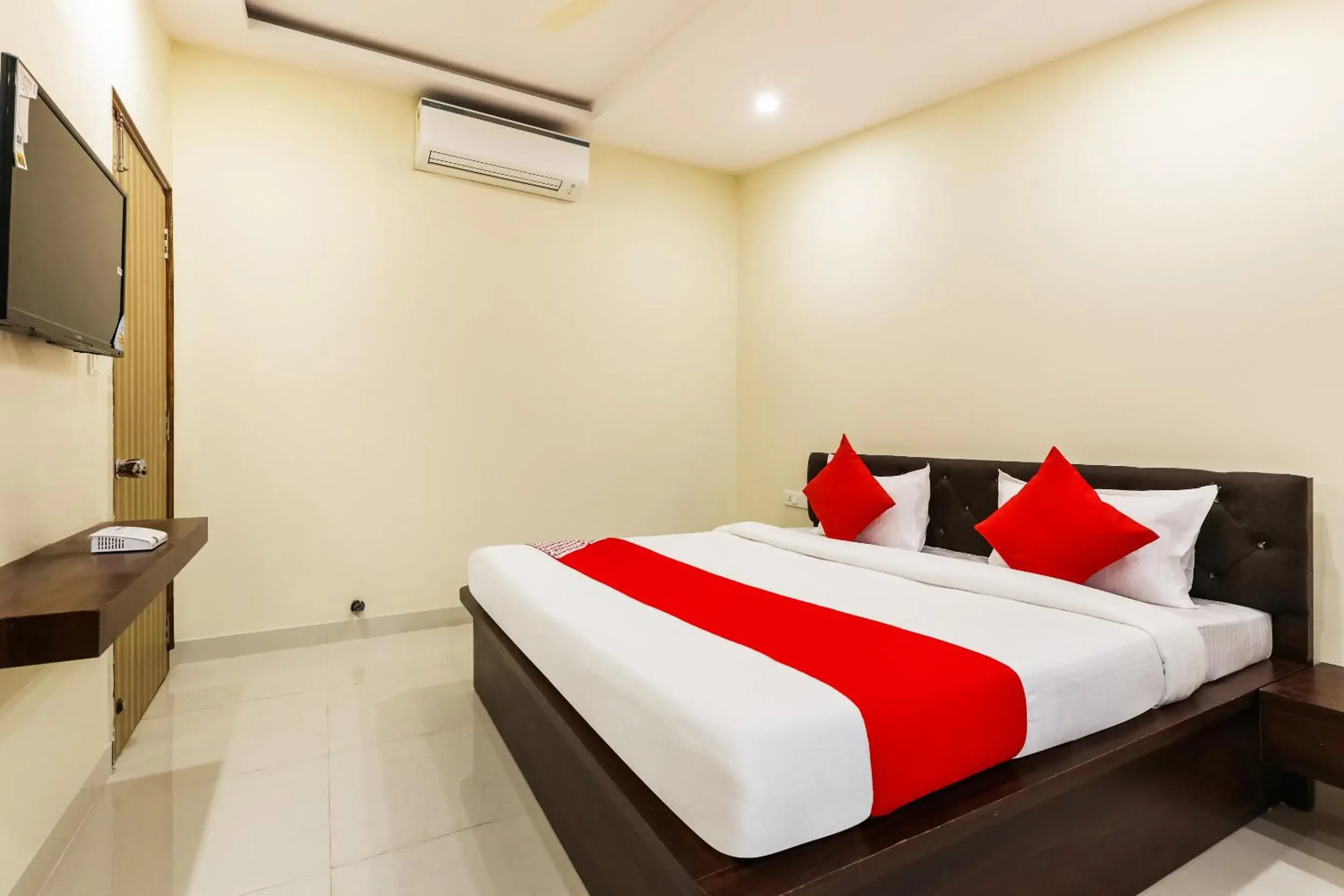 Bedroom, Bed in Hotel O Yuvan Bedroom, Bed in Hotel O Yuvan