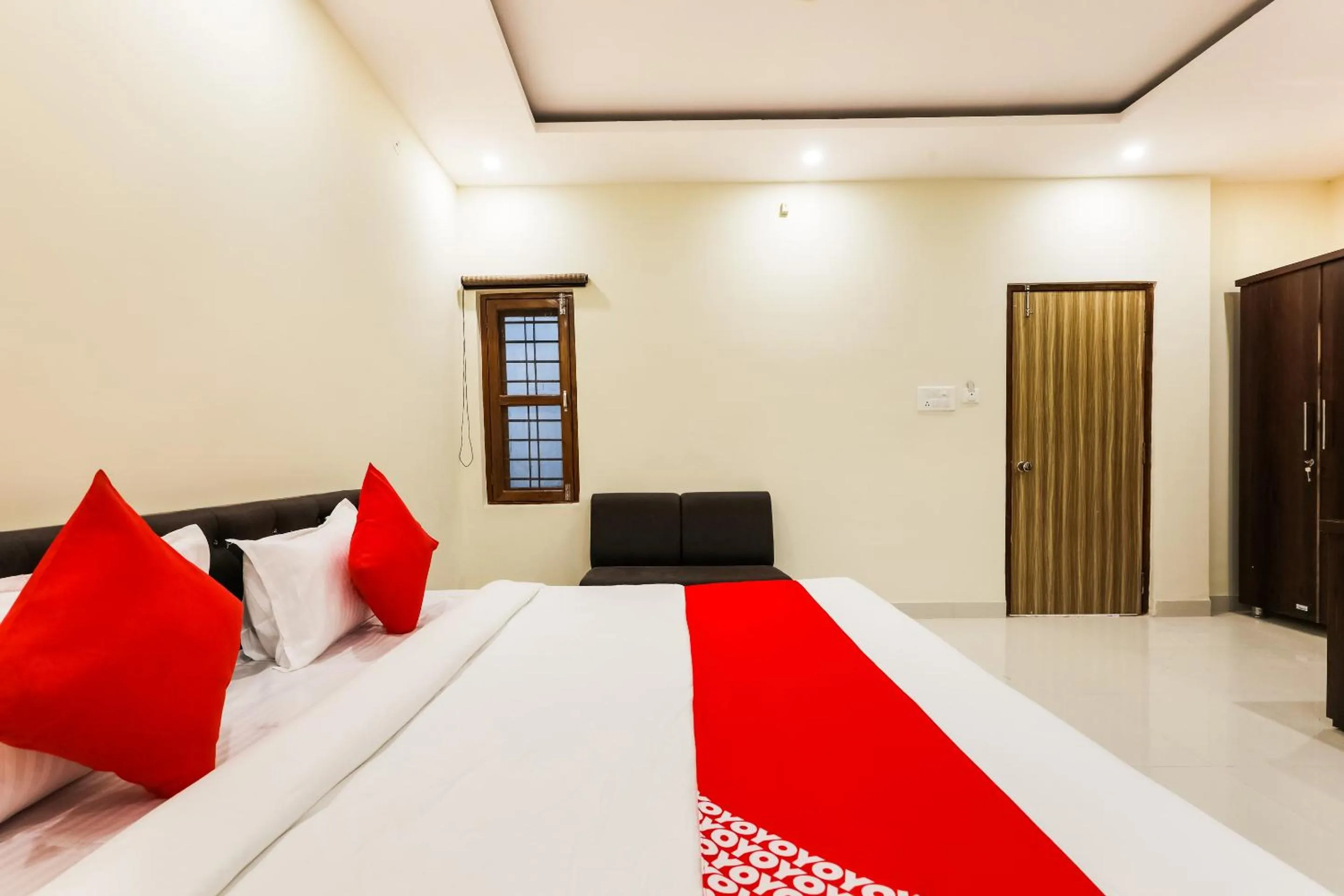 Bedroom, Bed in Hotel O Yuvan