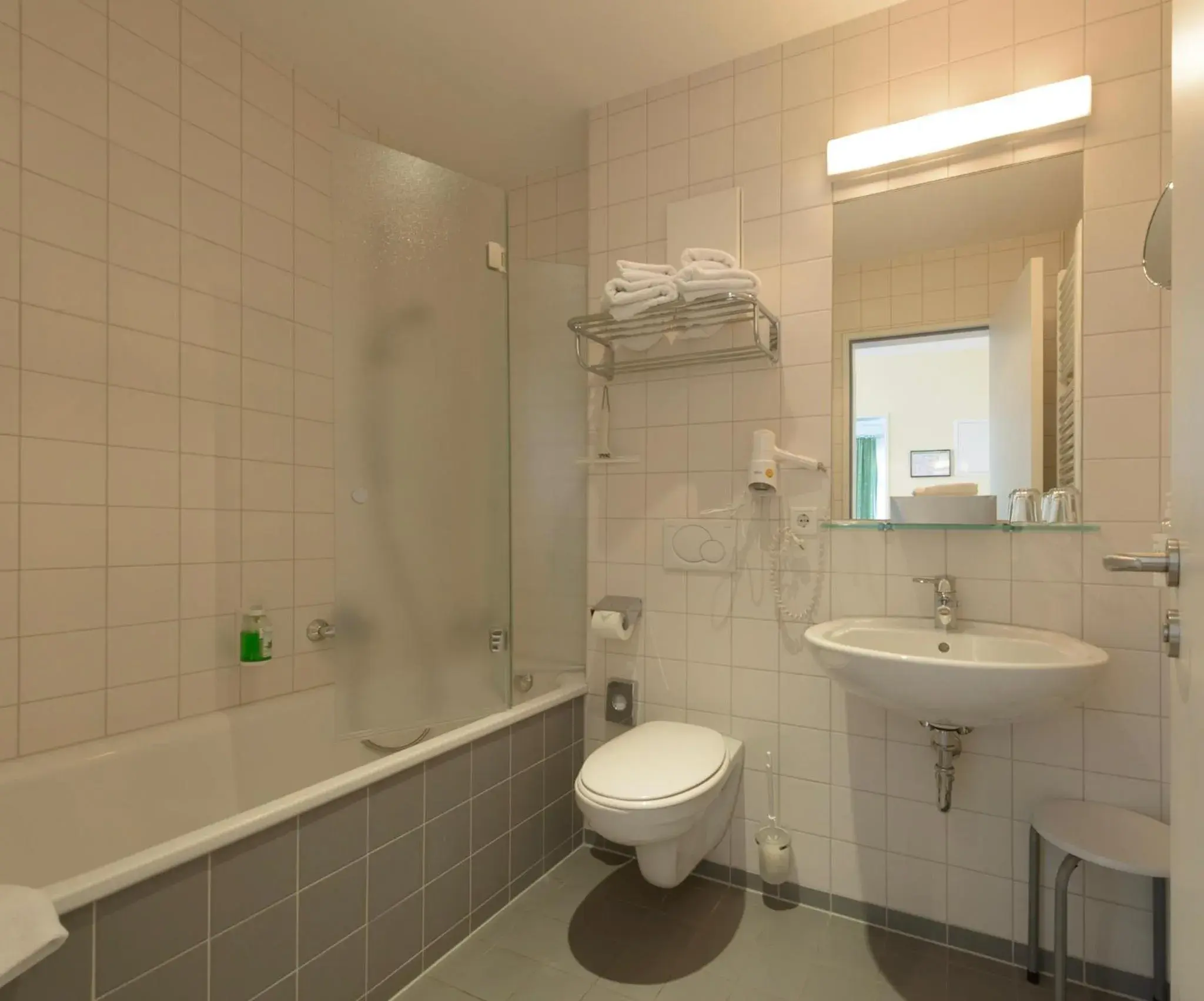 Suite - single occupancy in Hotel Am Tiefwarensee Suite - single occupancy in Hotel Am Tiefwarensee