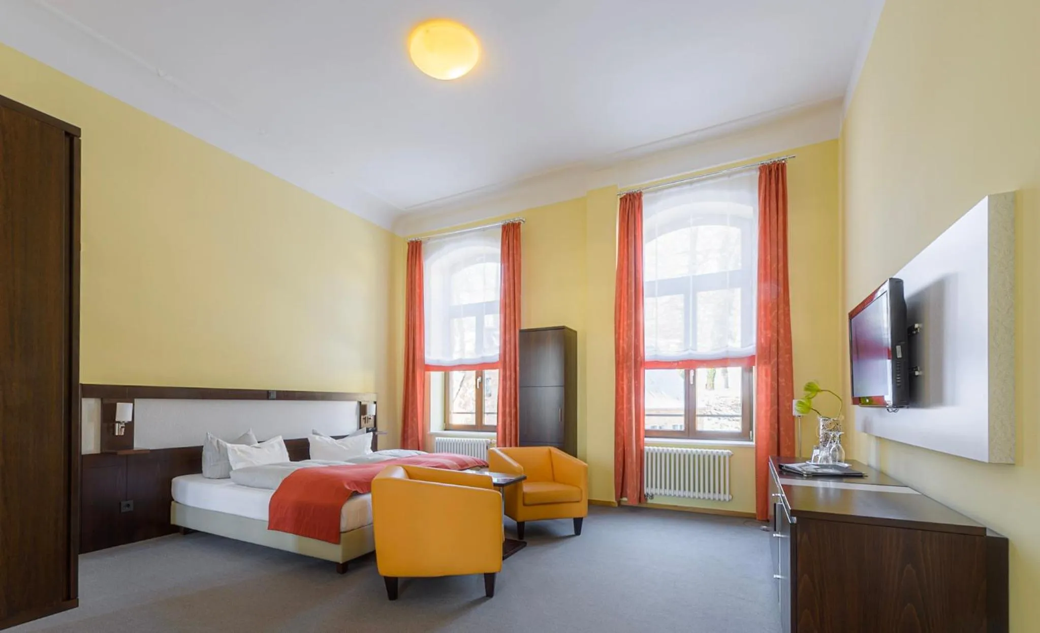 Photo of the whole room, Bed in Hotel Am Tiefwarensee