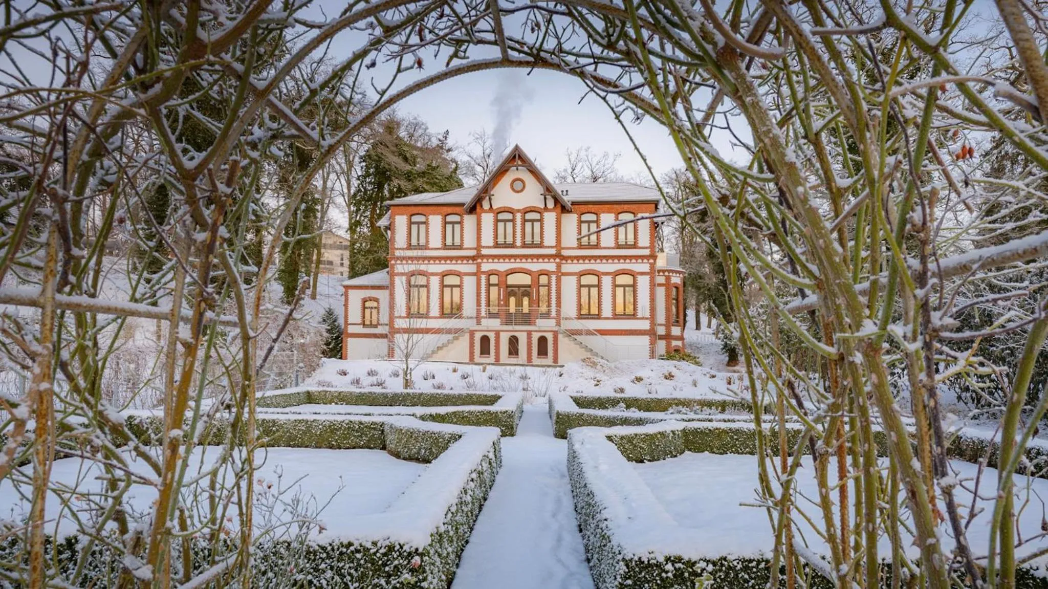 Property building in Hotel Am Tiefwarensee