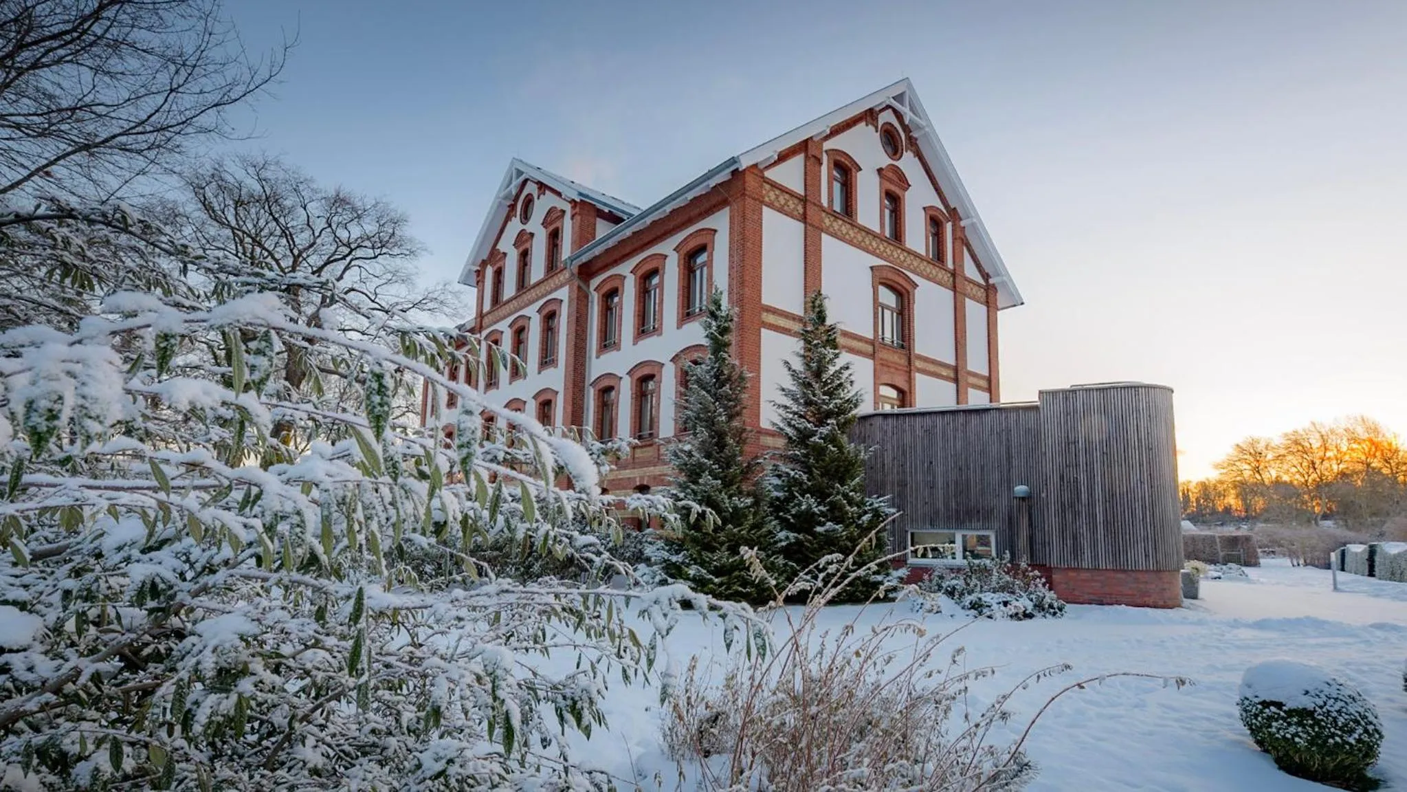 Property building in Hotel Am Tiefwarensee