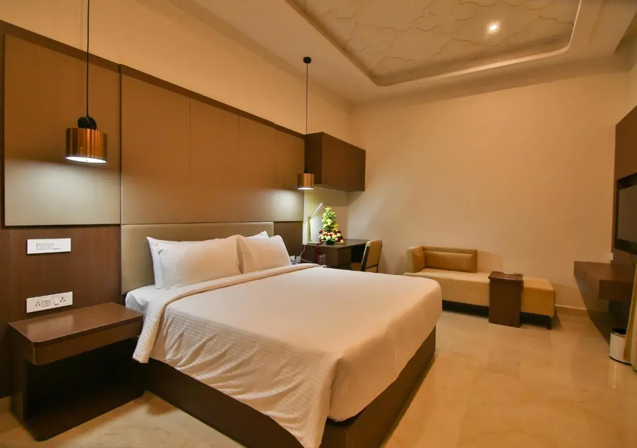 King Room - single occupancy in Accord Chrome King Room - single occupancy in Accord Chrome