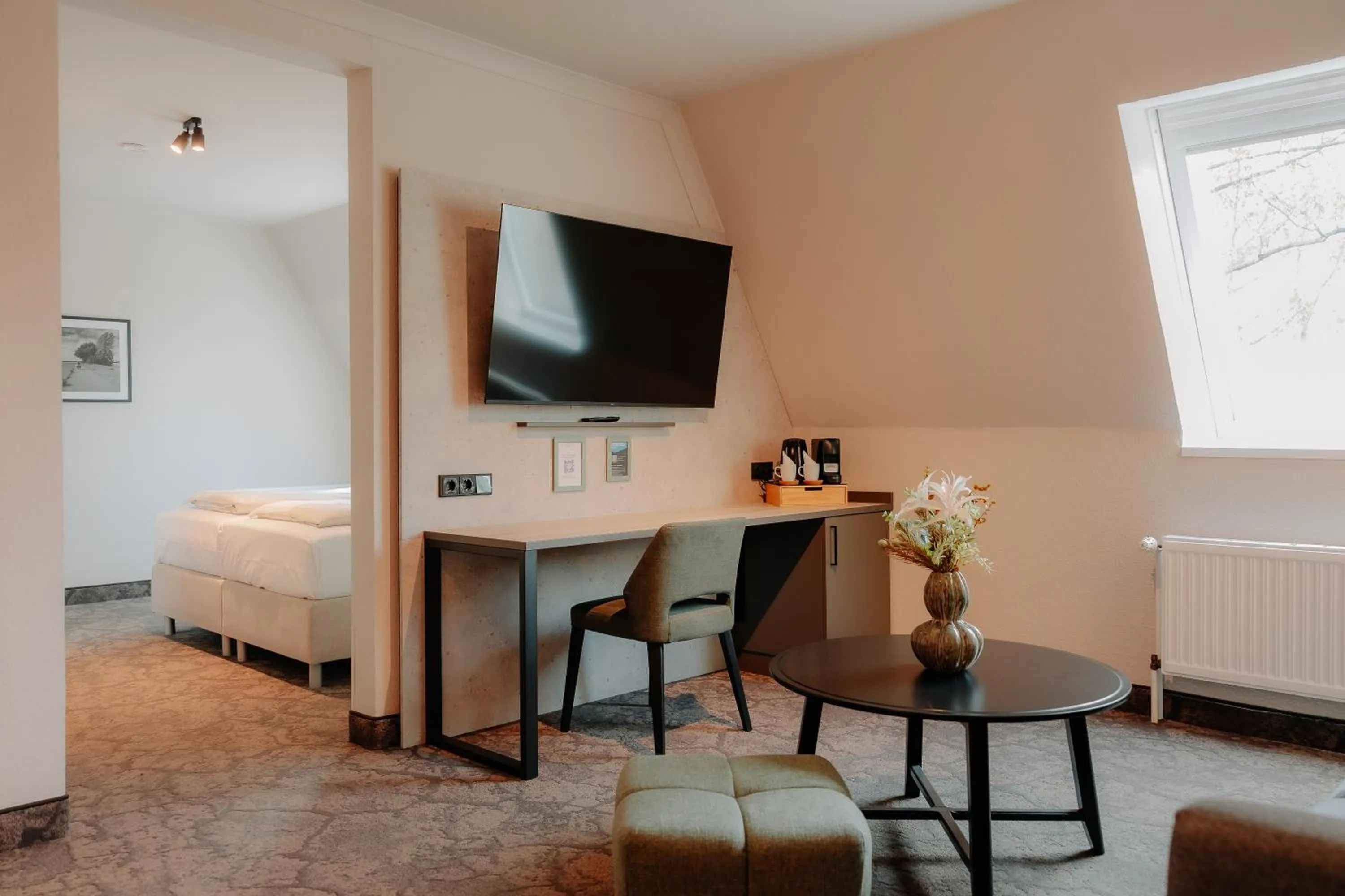 TV and multimedia, Bed in Parkhotel Papenburg by Hackmann