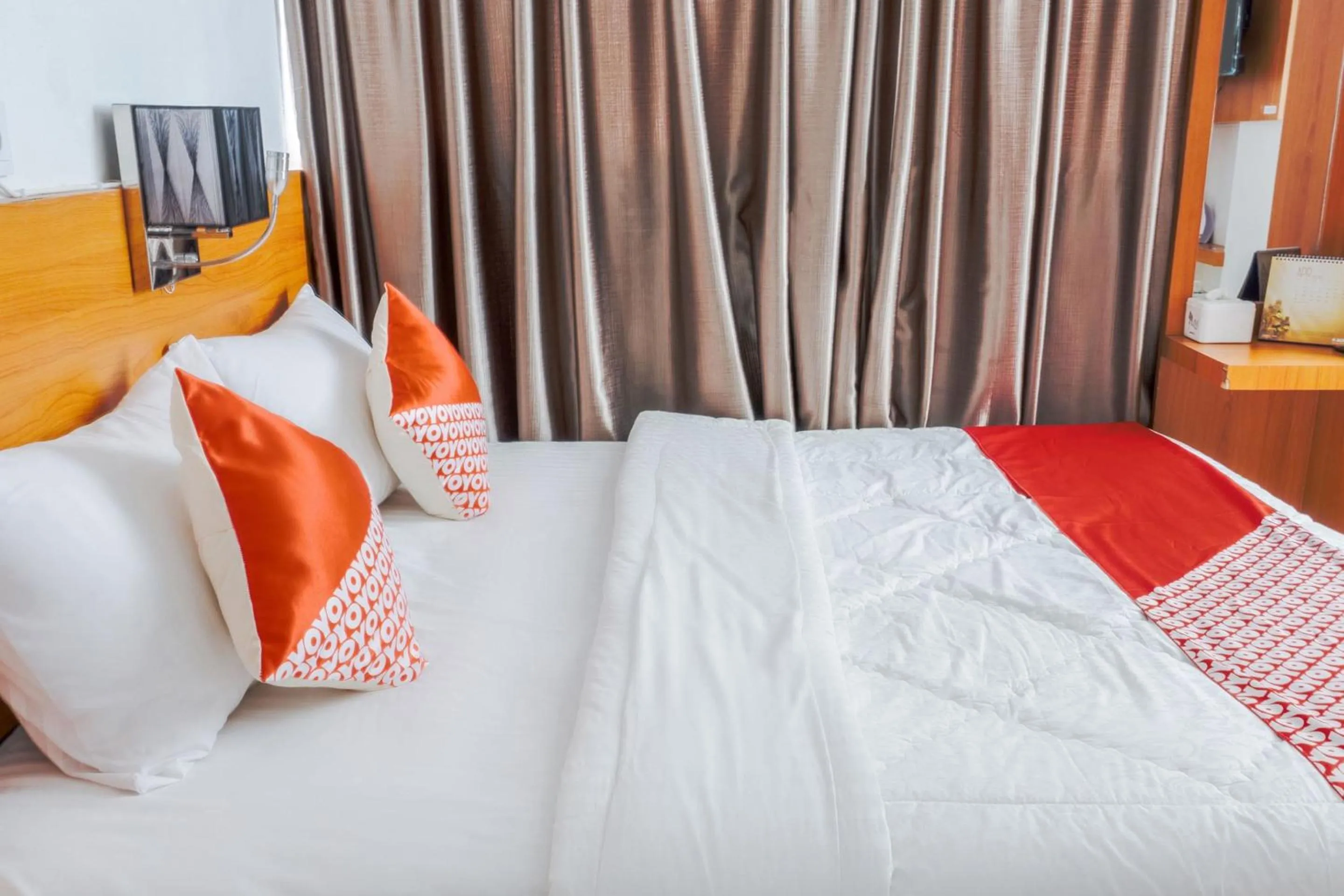 Bedroom, Bed in Hotel O Mandiri Guest House Syariah