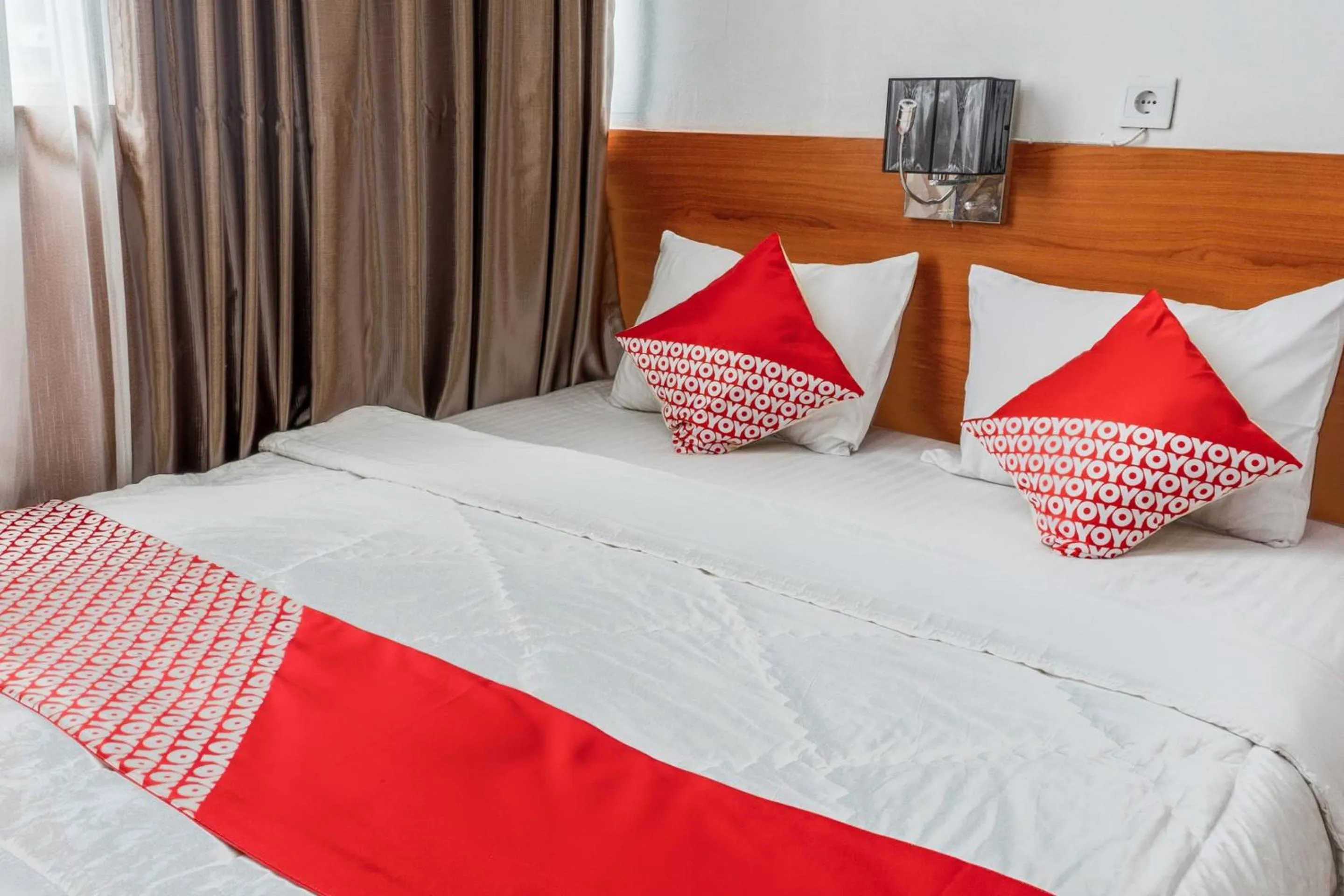 Bedroom, Bed in Hotel O Mandiri Guest House Syariah