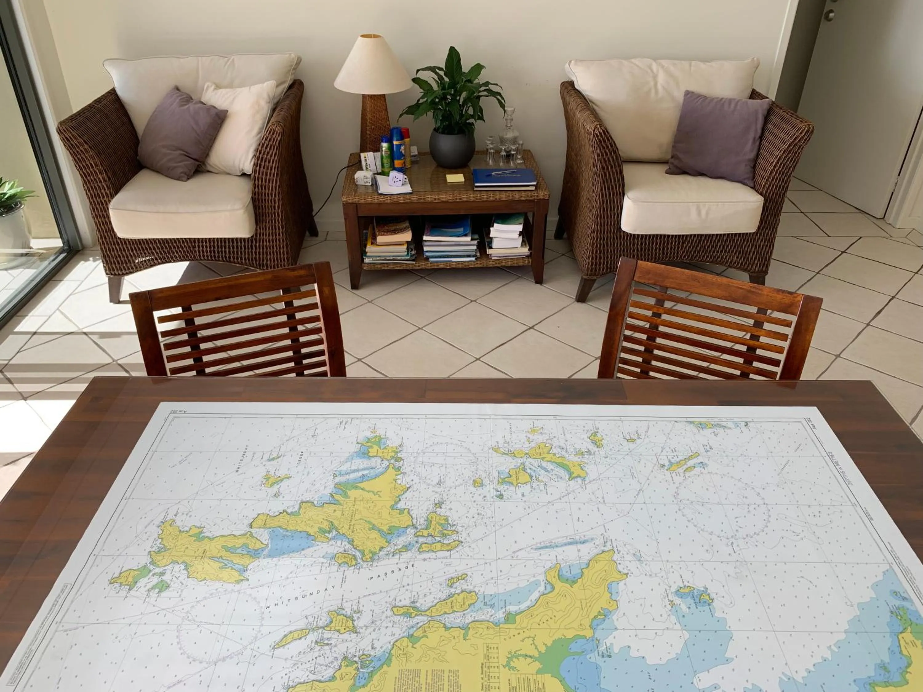 Living room in Island Views