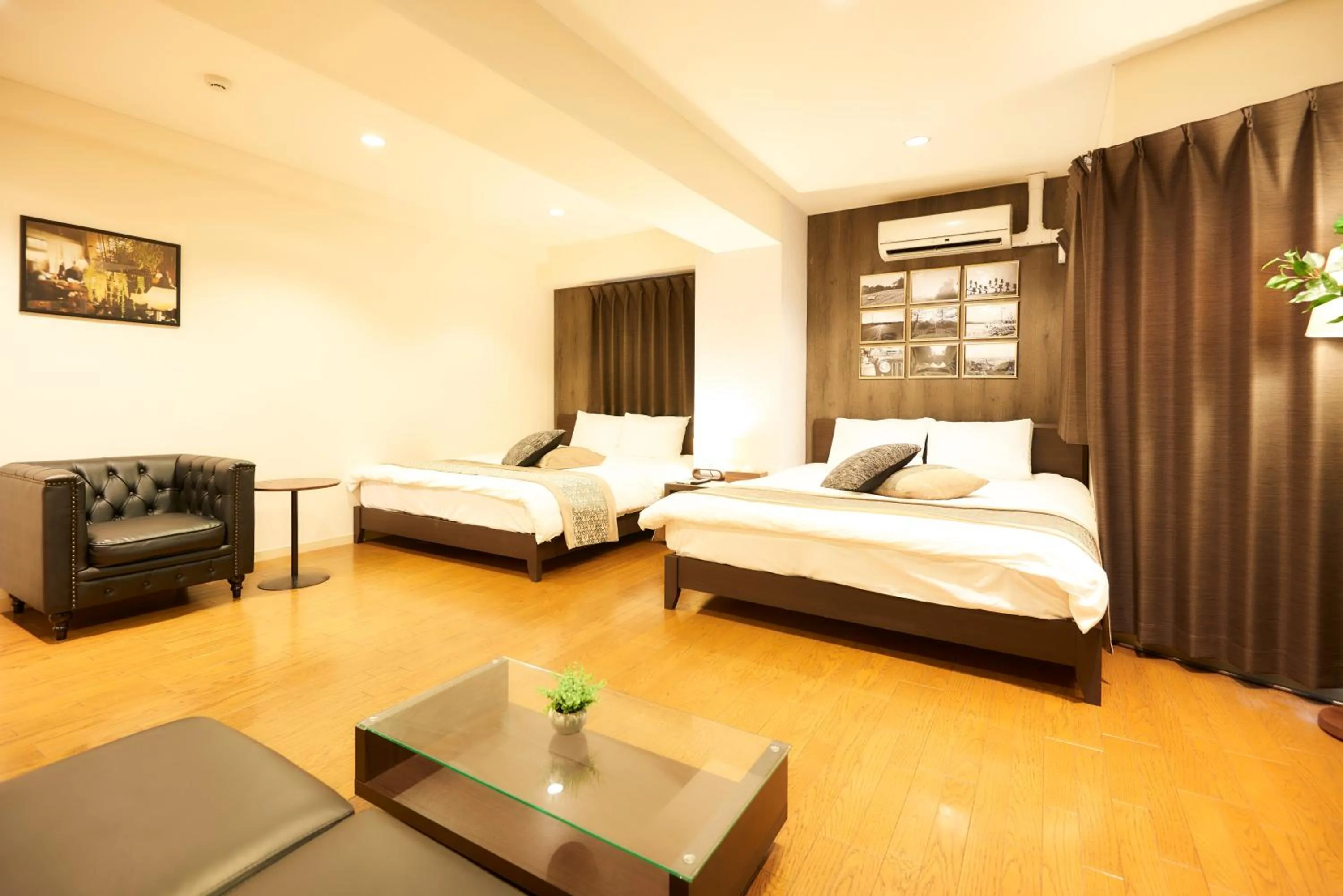 Photo of the whole room, Bed in S'CASA NishiShinjuku