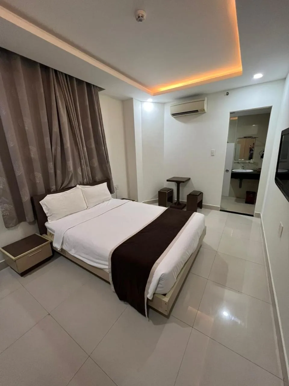 Bedroom, Bed in Princess Hotel